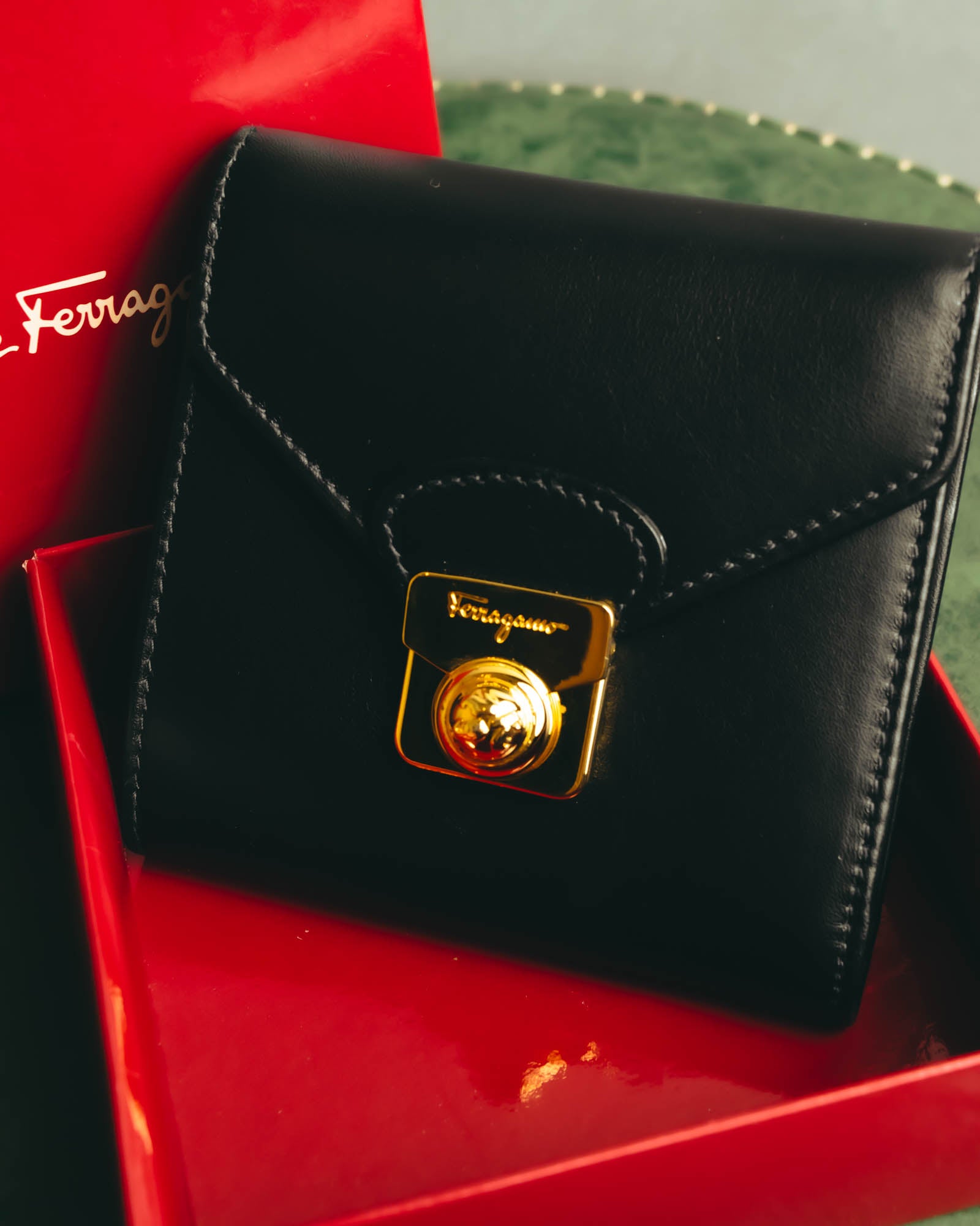 "Salvatore Ferragamo" 80's-90's Classic calf leather wallet
