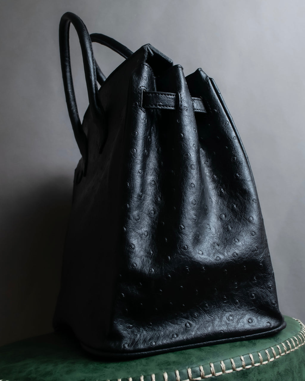 "Pierre Cardin" Turnlock design ostrich leather top handle bag
