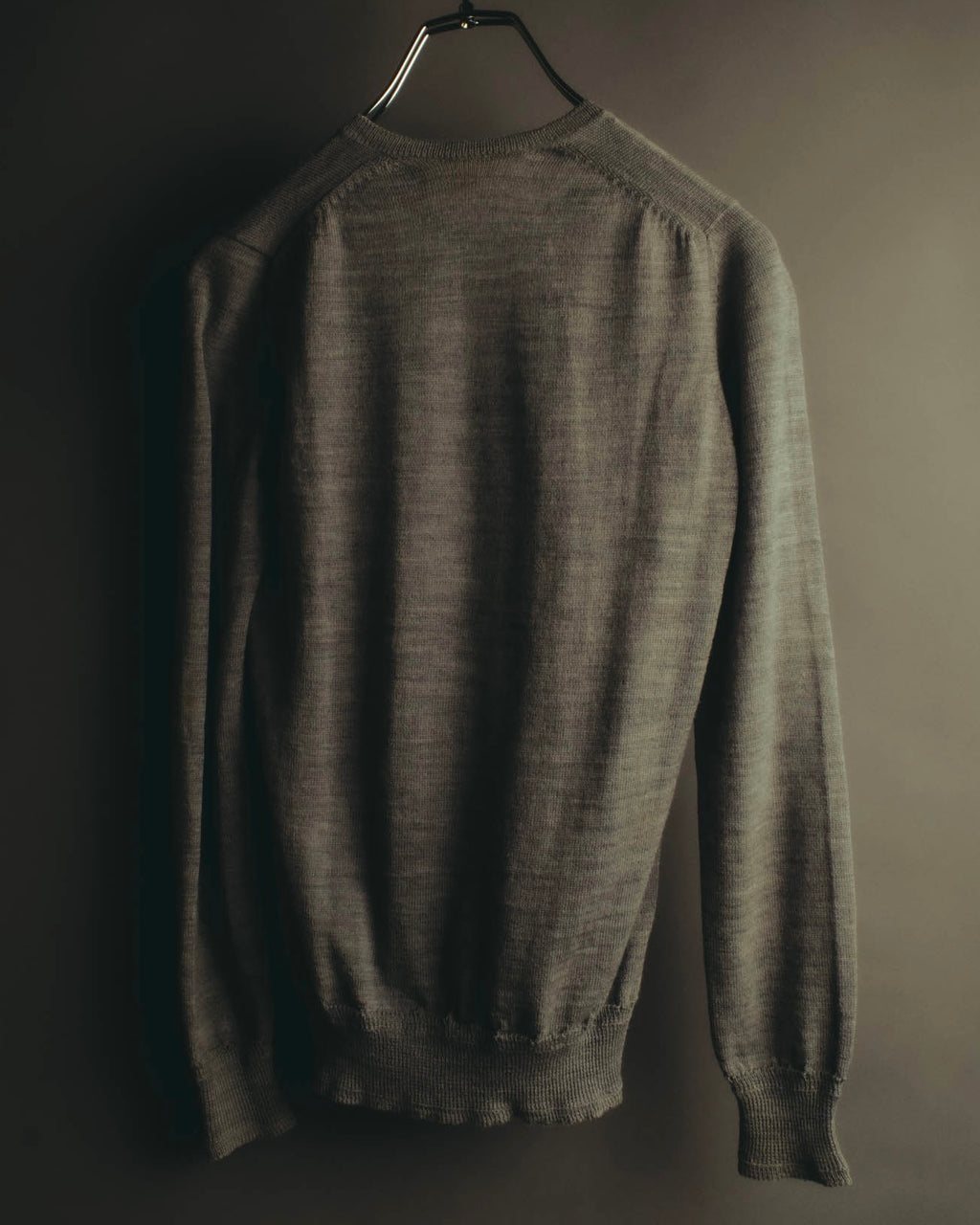 "Theatre PRODUCTS" 00's-10's Pearl embellished wool v-neck knit sweater