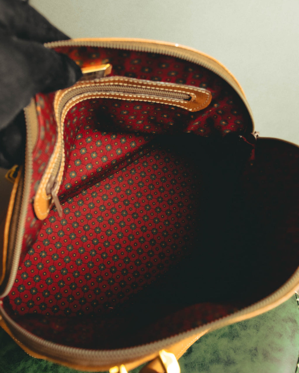 "LOEWE" 80s–00's logo embossed leather handbag