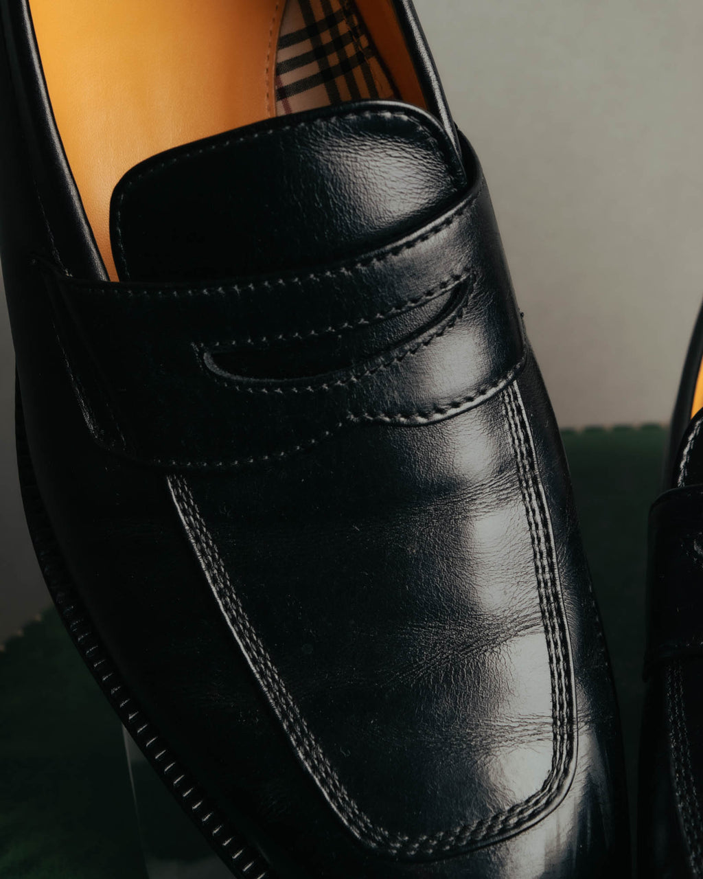 “Burberry London” 00’s-10’s Black leather penny loafers