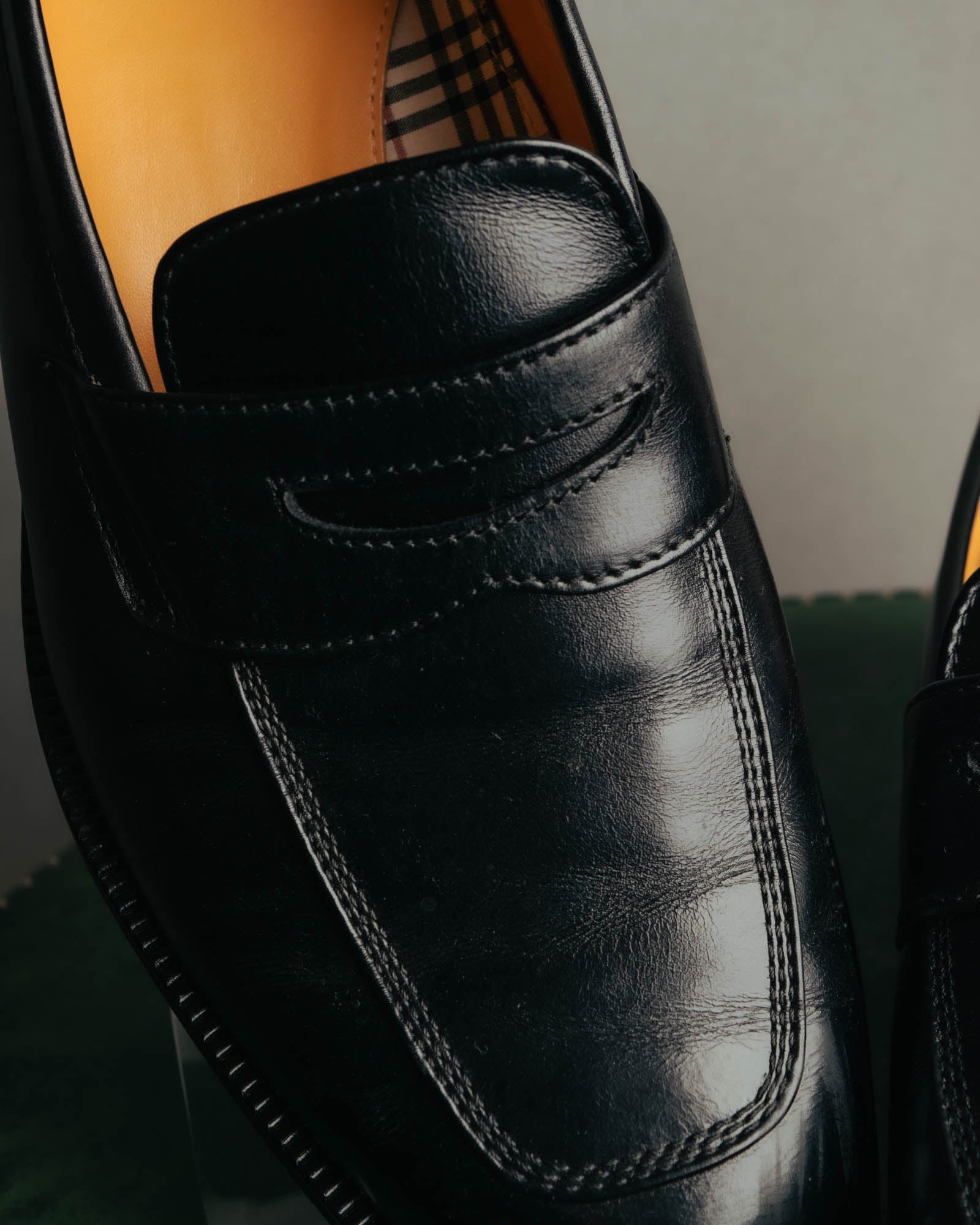 “Burberry London” 00’s-10’s Black leather penny loafers
