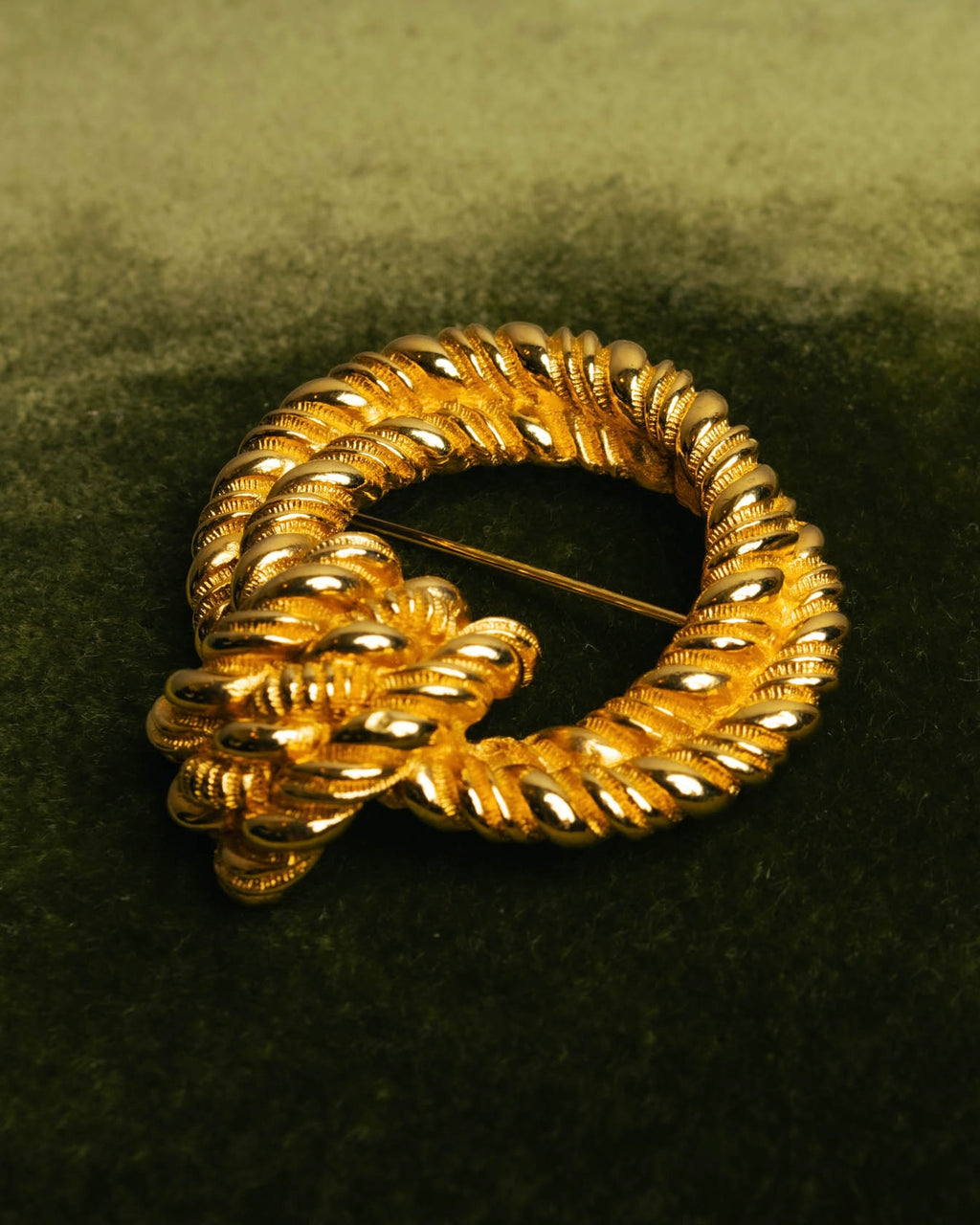"Christian Dior" 80's-90's Sculptural gold tone brooch