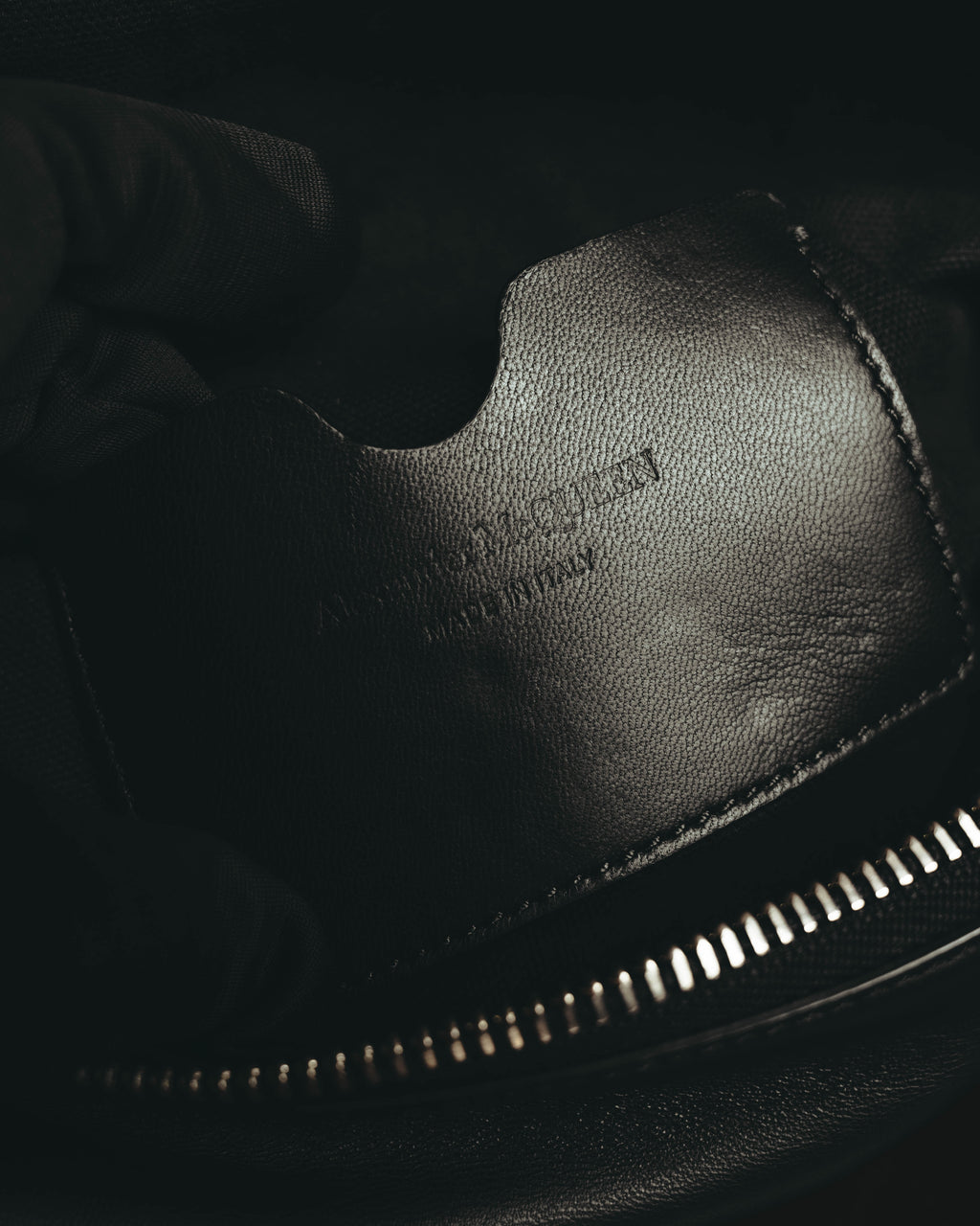 "Alexander McQueen" 10's Edgy leather belt bag
