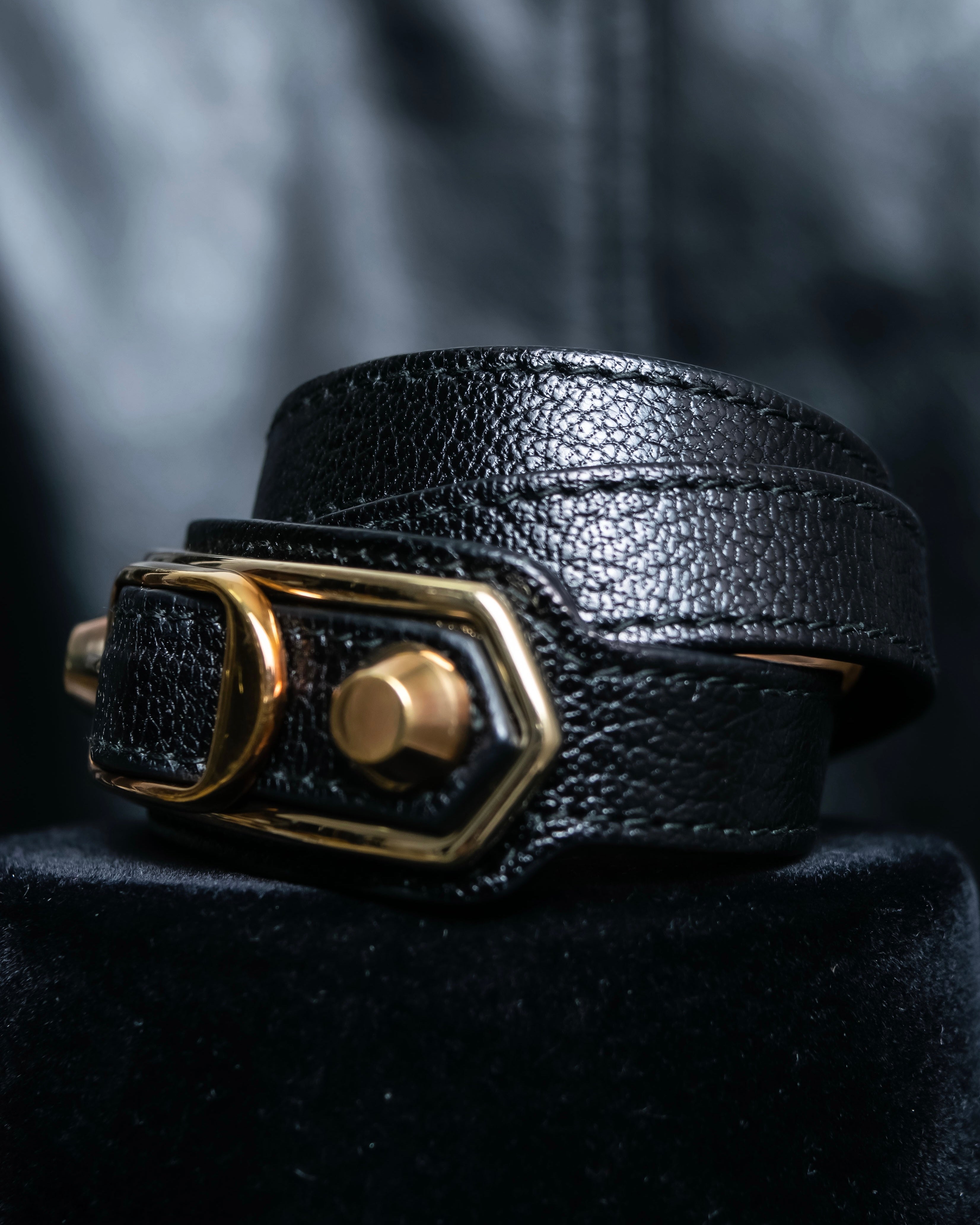 "BALENCIAGA" 3 layer  buckle design leather bracelet
