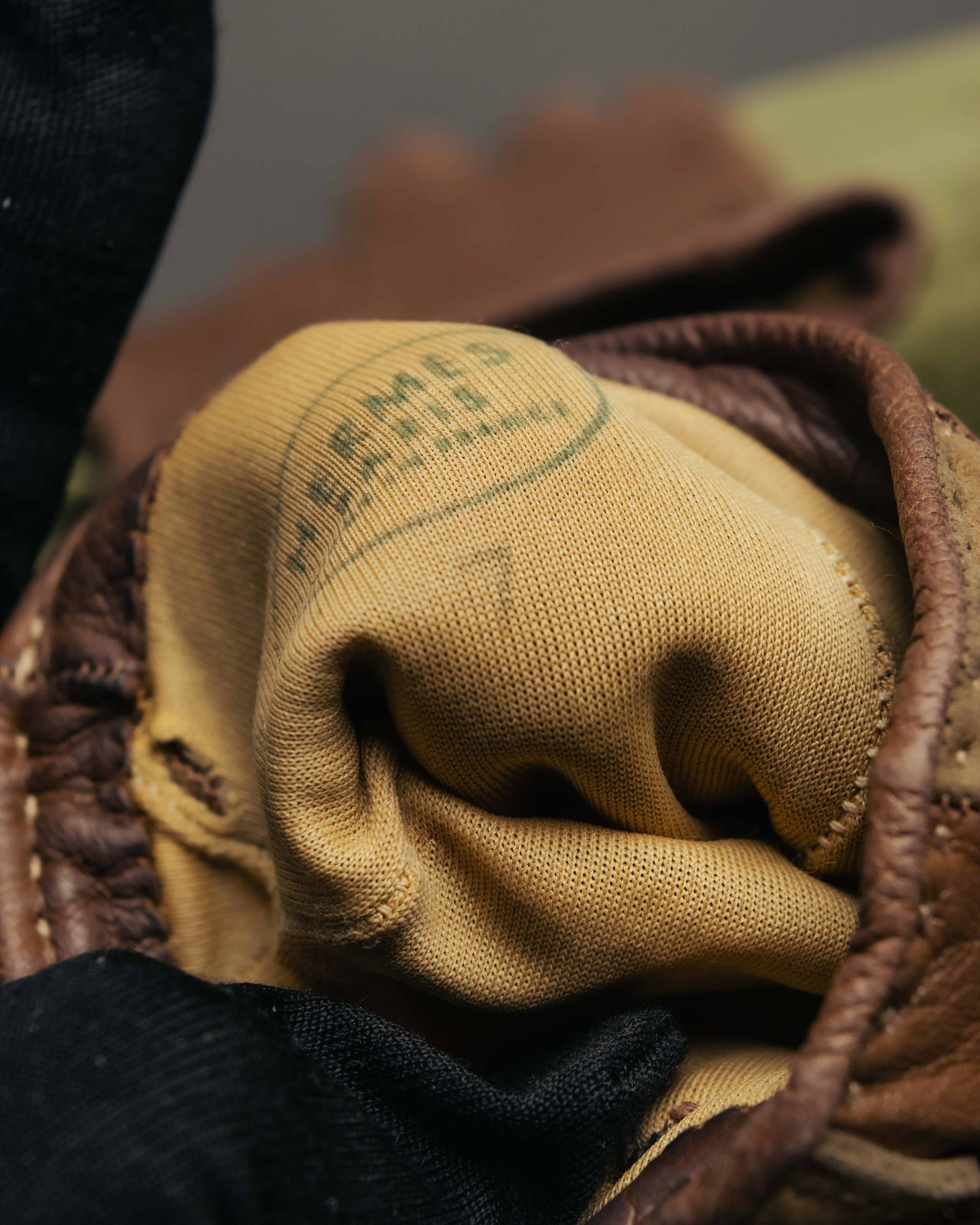 -SPECIAL- “HERMÈS” 80’s-90’s Chaine d’ancre leather gloves