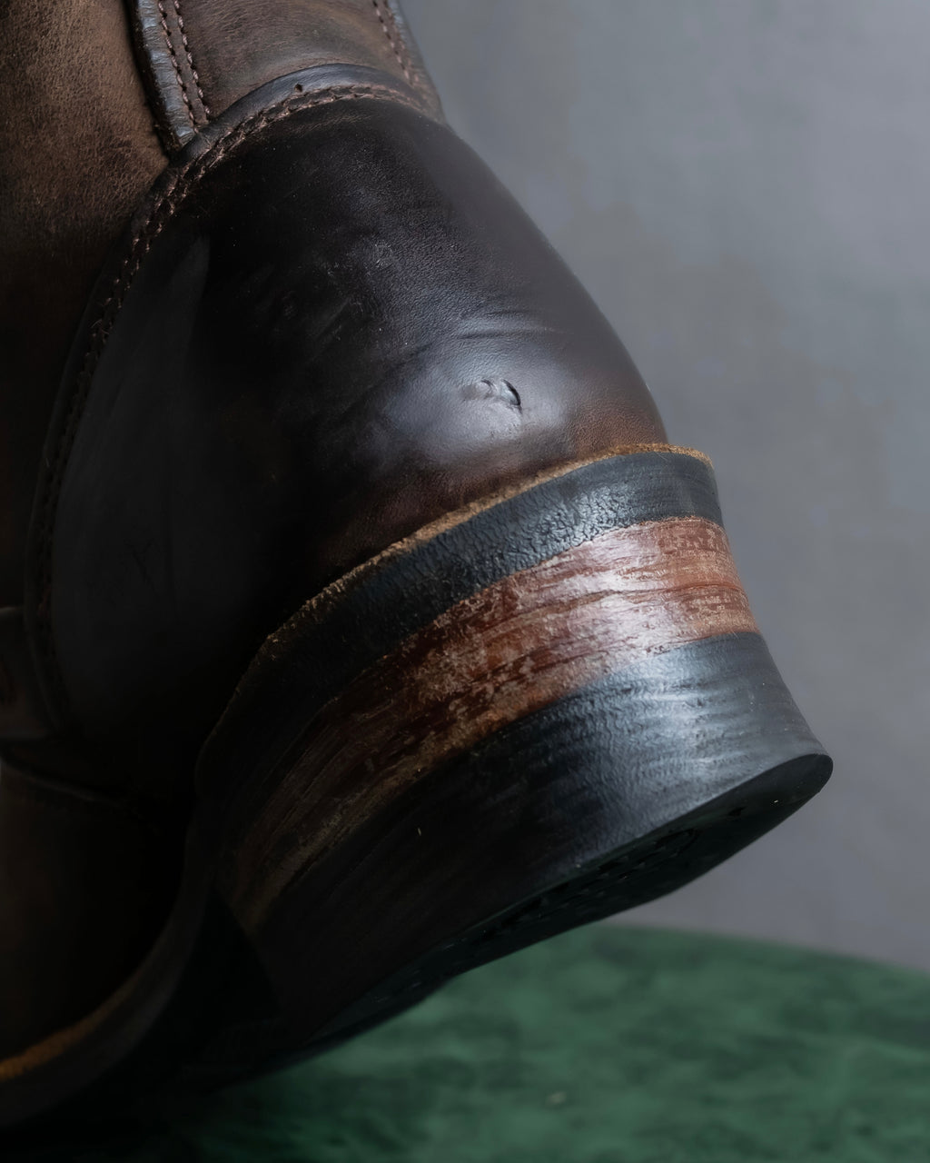 "COACH×FRYE" Brass buckle design shearling lined biker boots