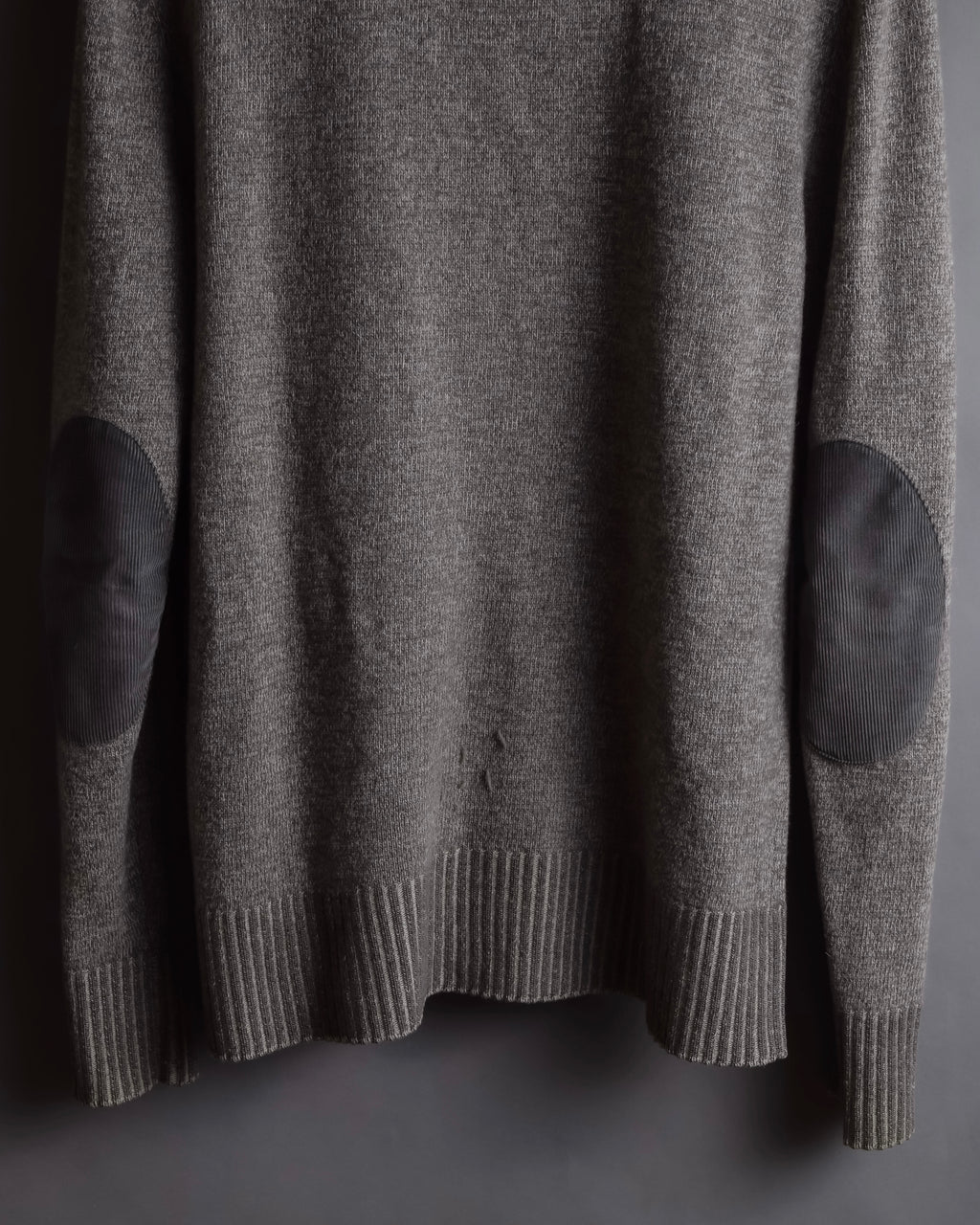 "MAISON MARGIELA" 13AW Patch accented low gauge wool cardigan