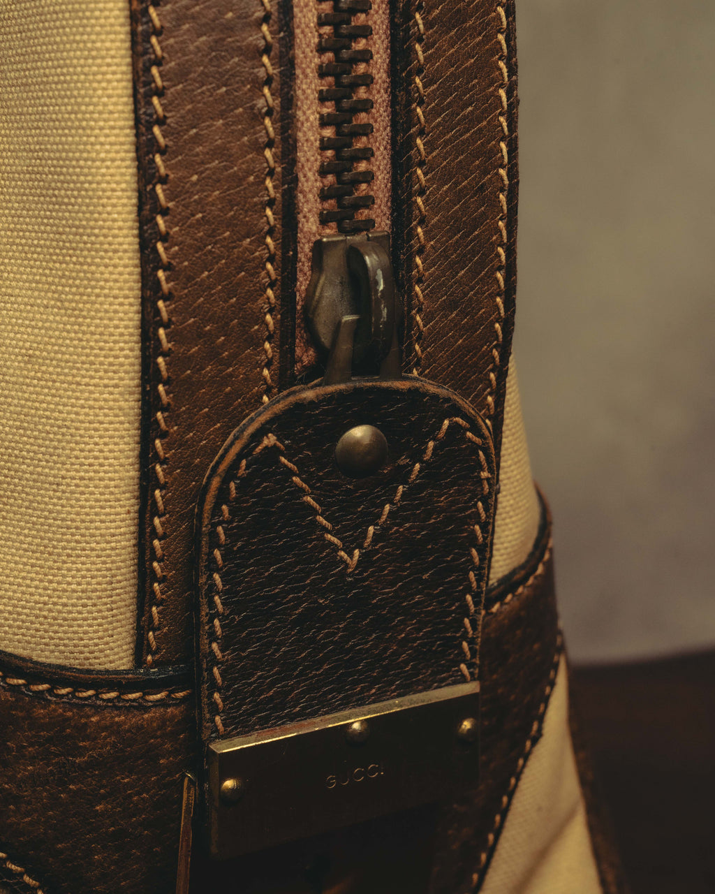 "GUCCI" 70's Iconic web travel shoulder bag