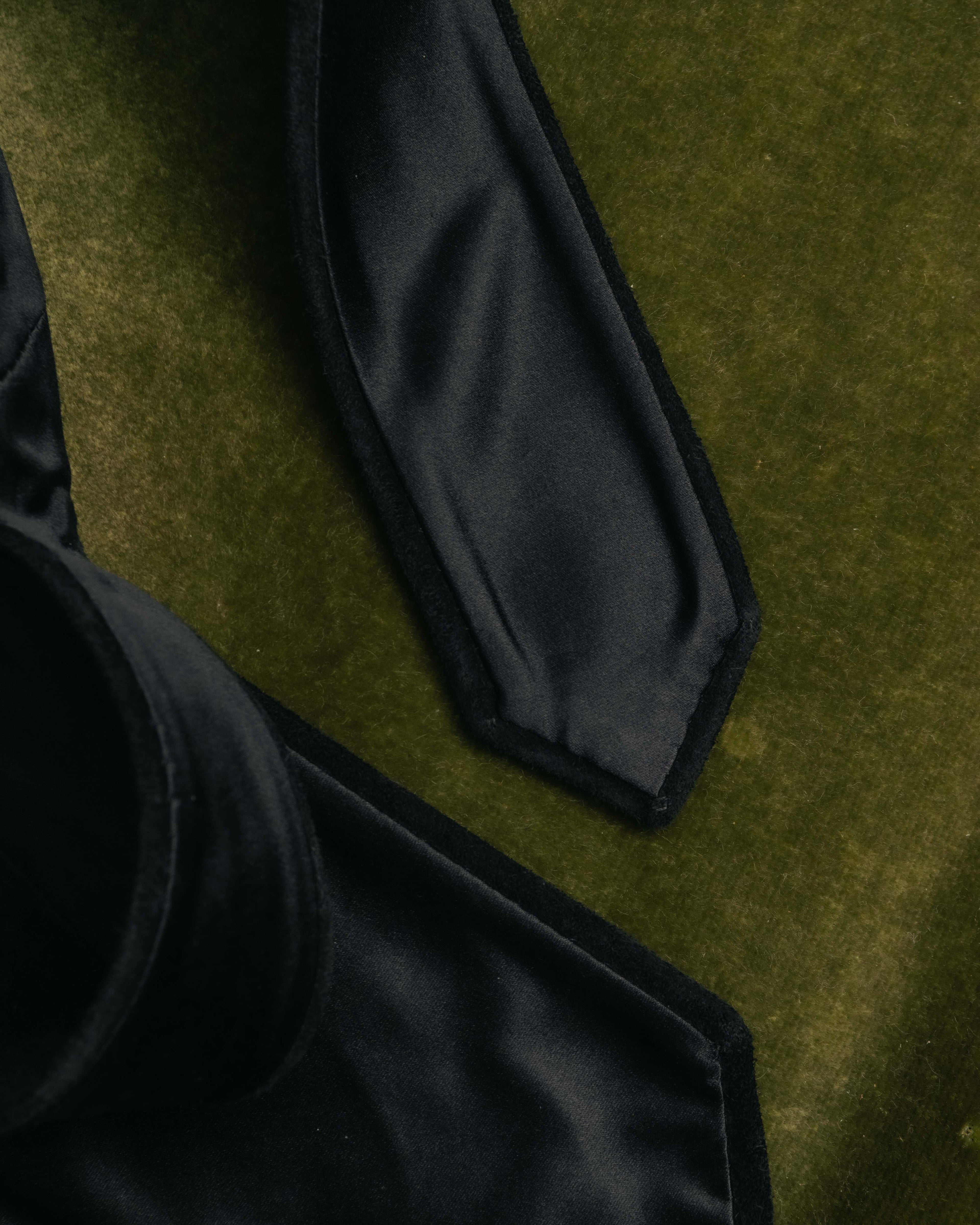 -SPECIAL- “HERMÈS” 2008-18 Suede cutwork leather tie