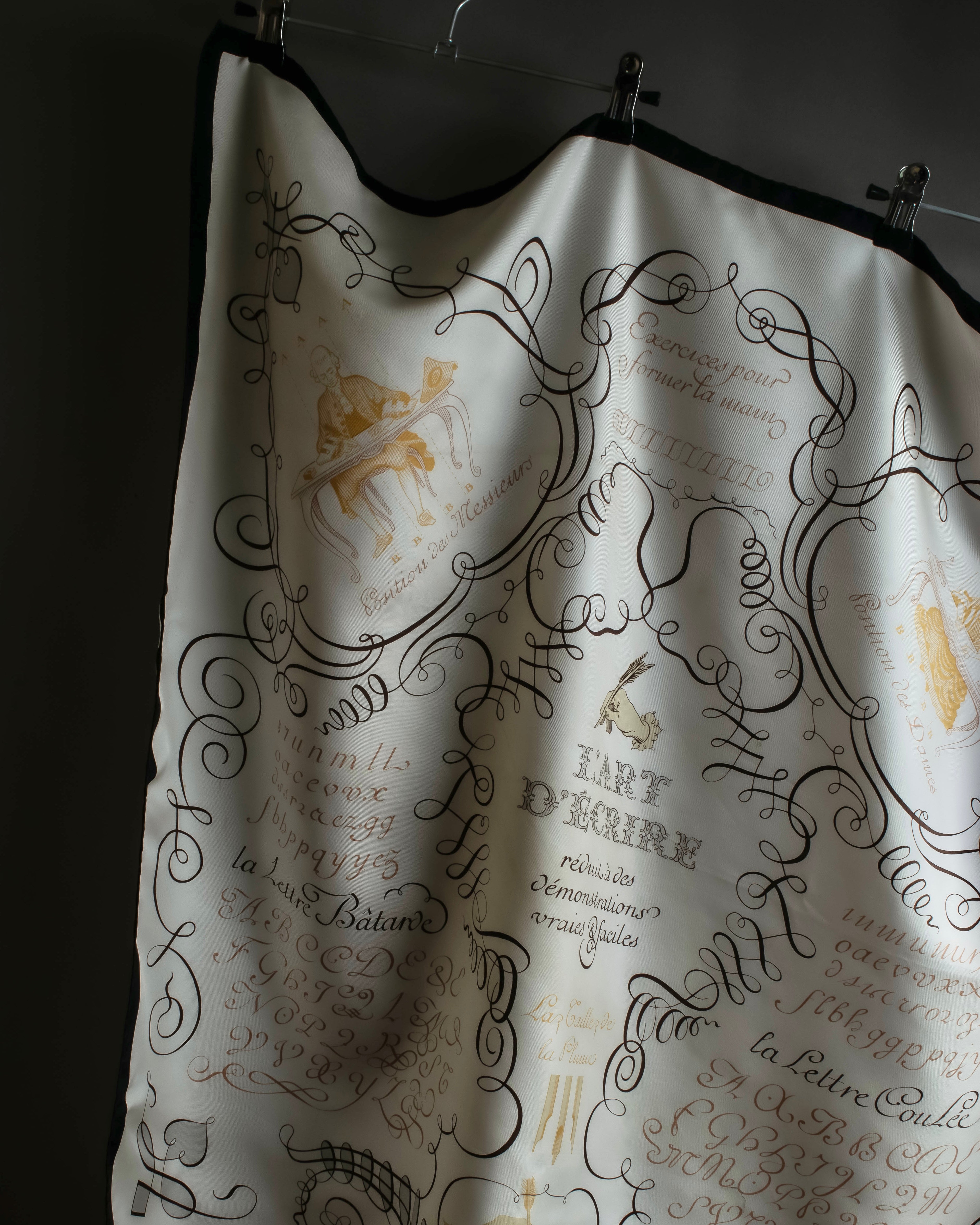 "HERMES" LART DECRIRE Carré  90 silk scarf