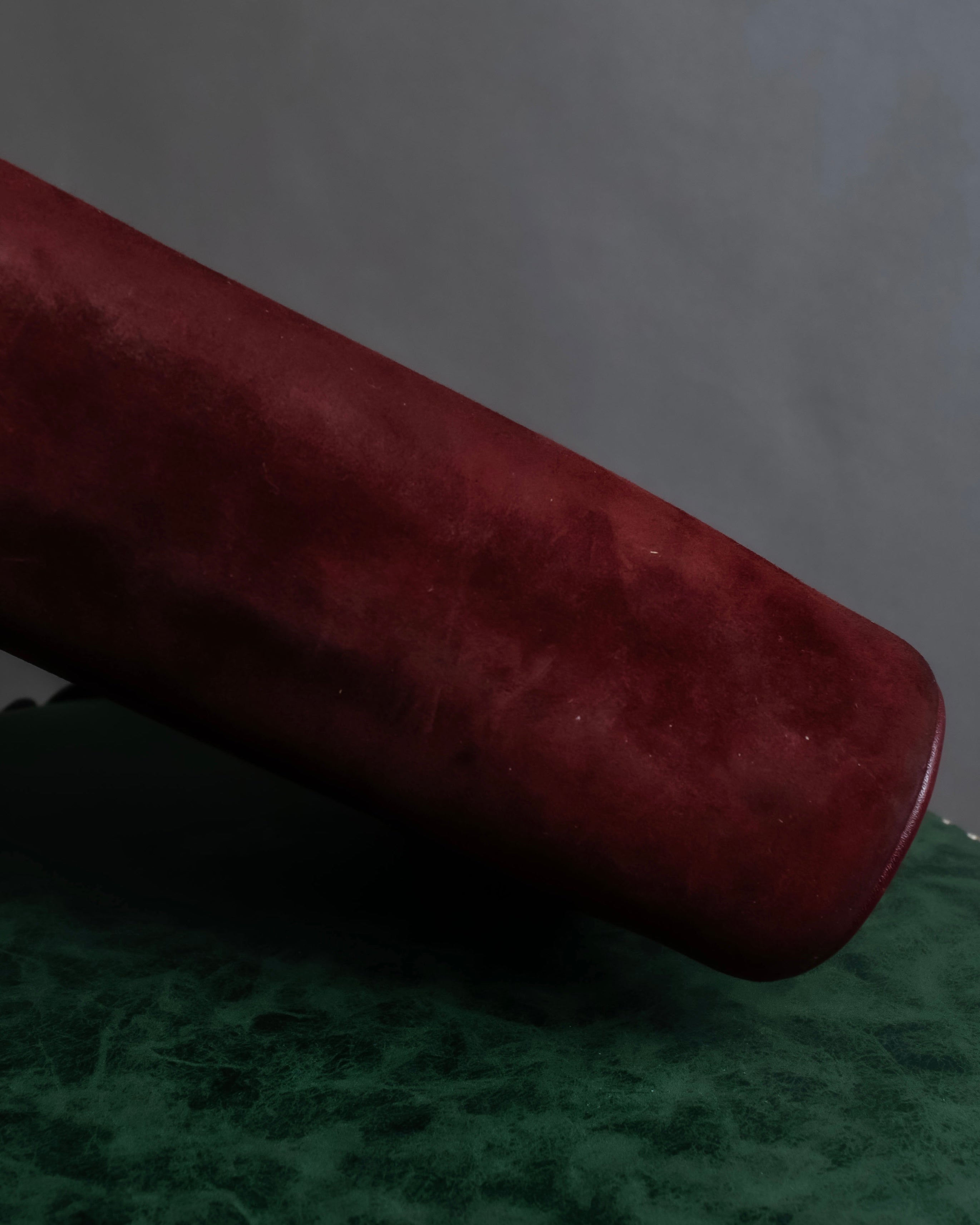 "GUCCI" Aristocratic crest charm suede shoulder bag