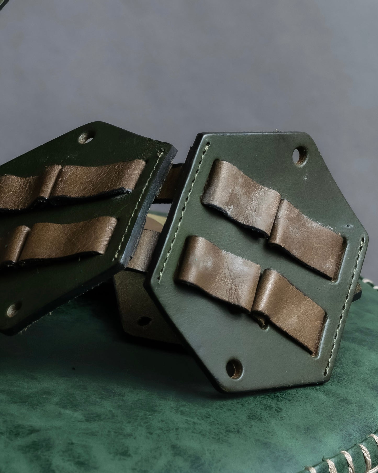 "ISSEY MIYAKE" Hexagonal part design braided leather belt