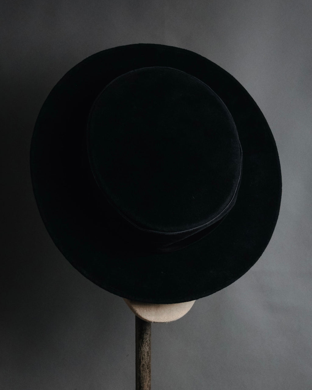 –SPECIAL– "CHANEL" 80’s fur felt velour boater hat