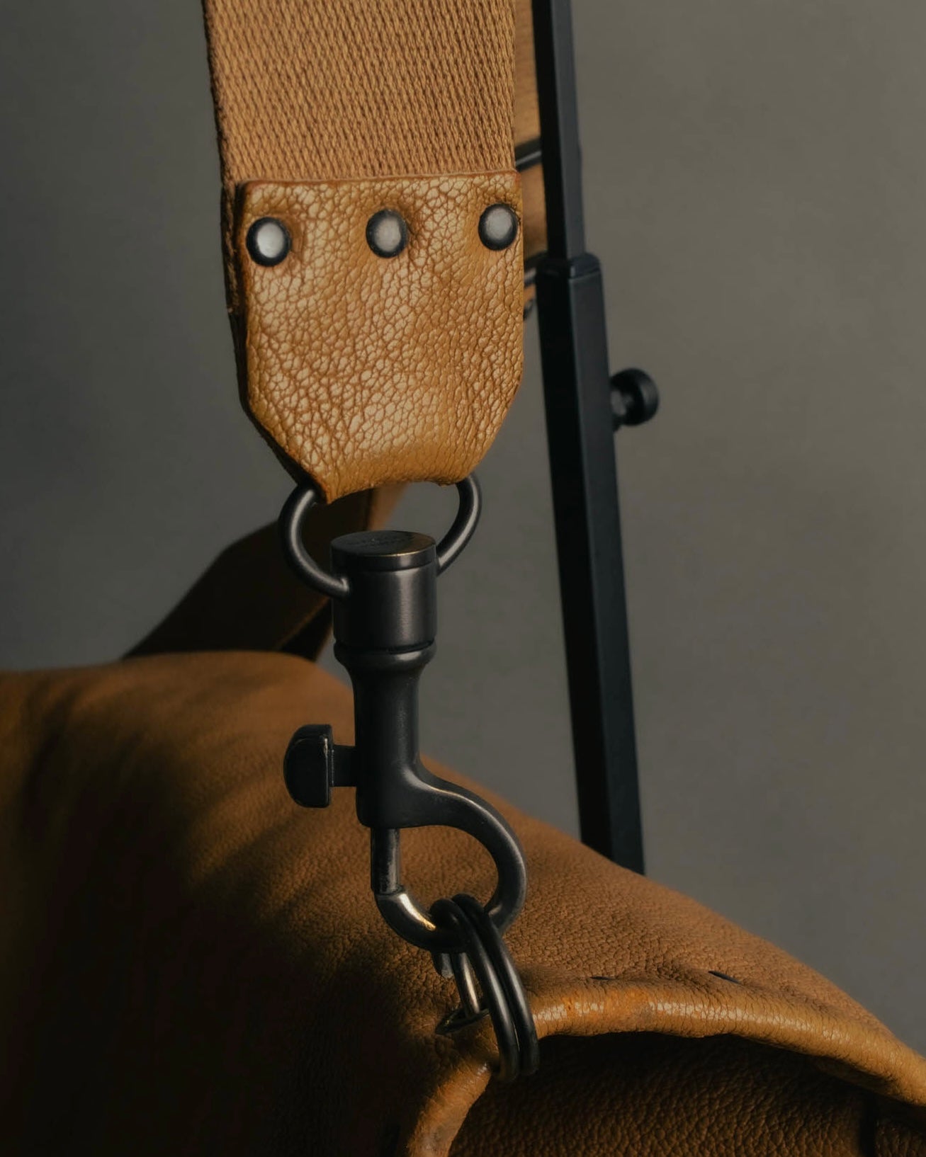 "BOTTEGA VENETA" 00's-10's Grained leather messenger bag