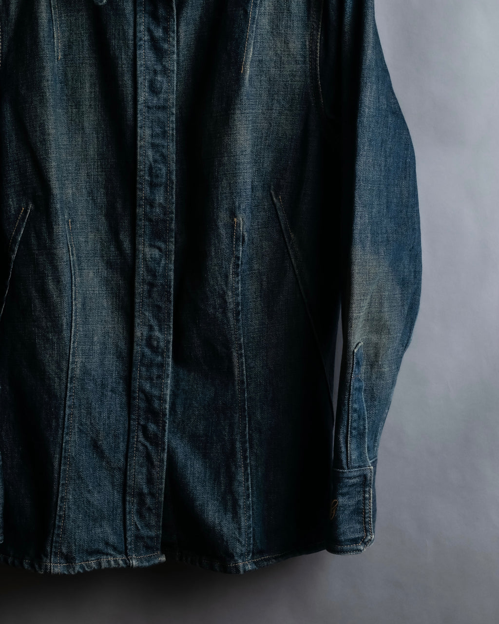 "GUCCI" Vintage faded shaped denim jacket