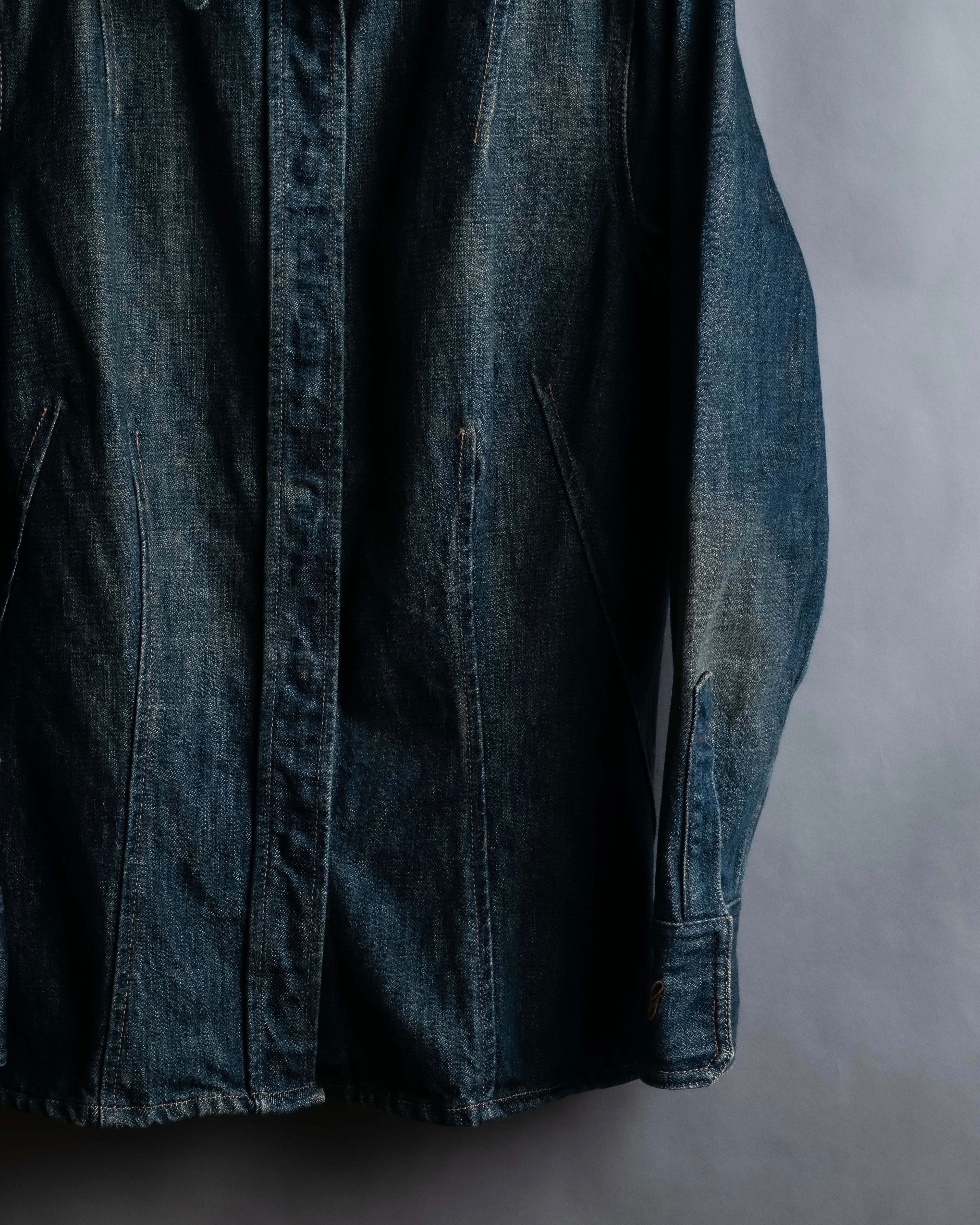 "GUCCI" Vintage faded shaped denim jacket