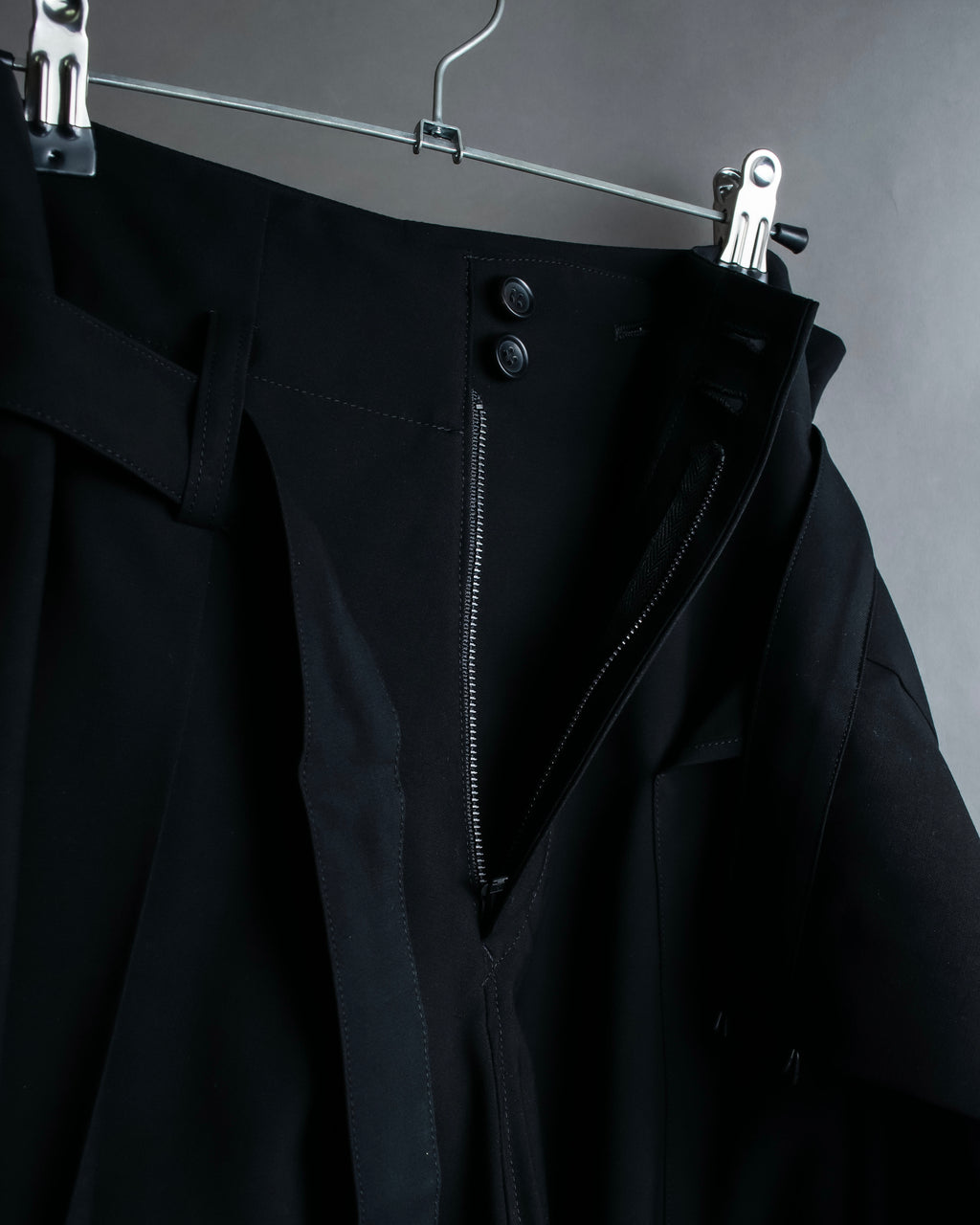 "YOHJI YAMAMOTO +NOIR" Asymmetrical slit sarouel slacks