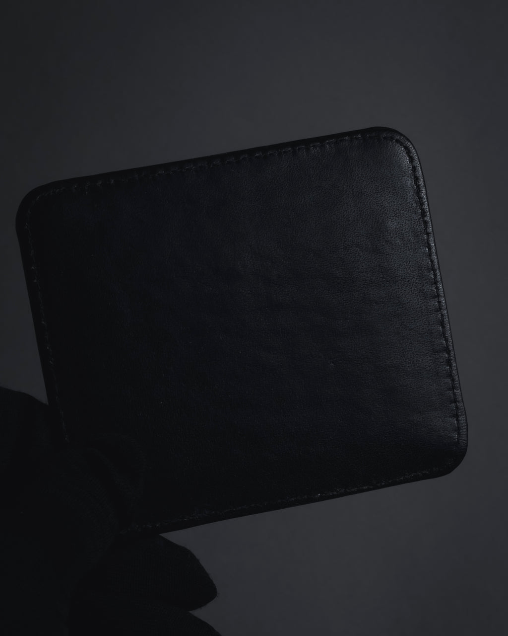 -SPECIAL- "VALENTINO GARAVANI" 90’s-00’s V corner hardware leather top handle bag