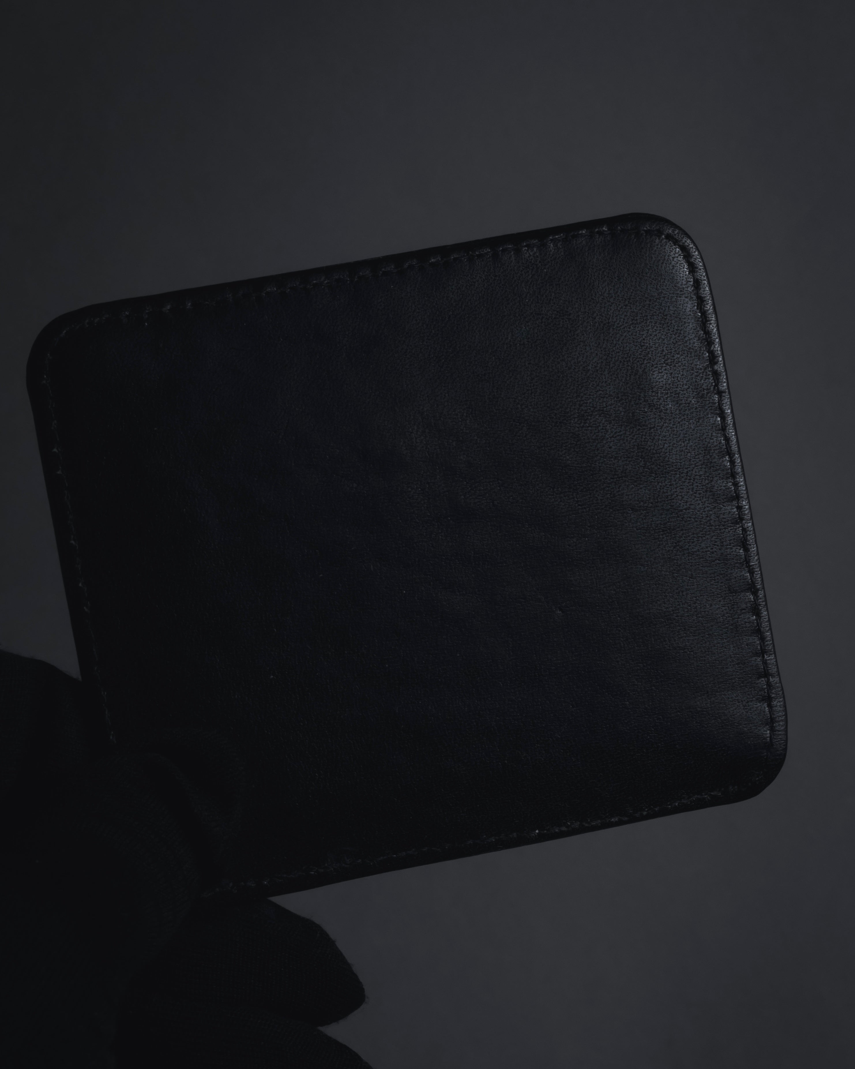 -SPECIAL- "VALENTINO GARAVANI" 90’s-00’s V corner hardware leather top handle bag