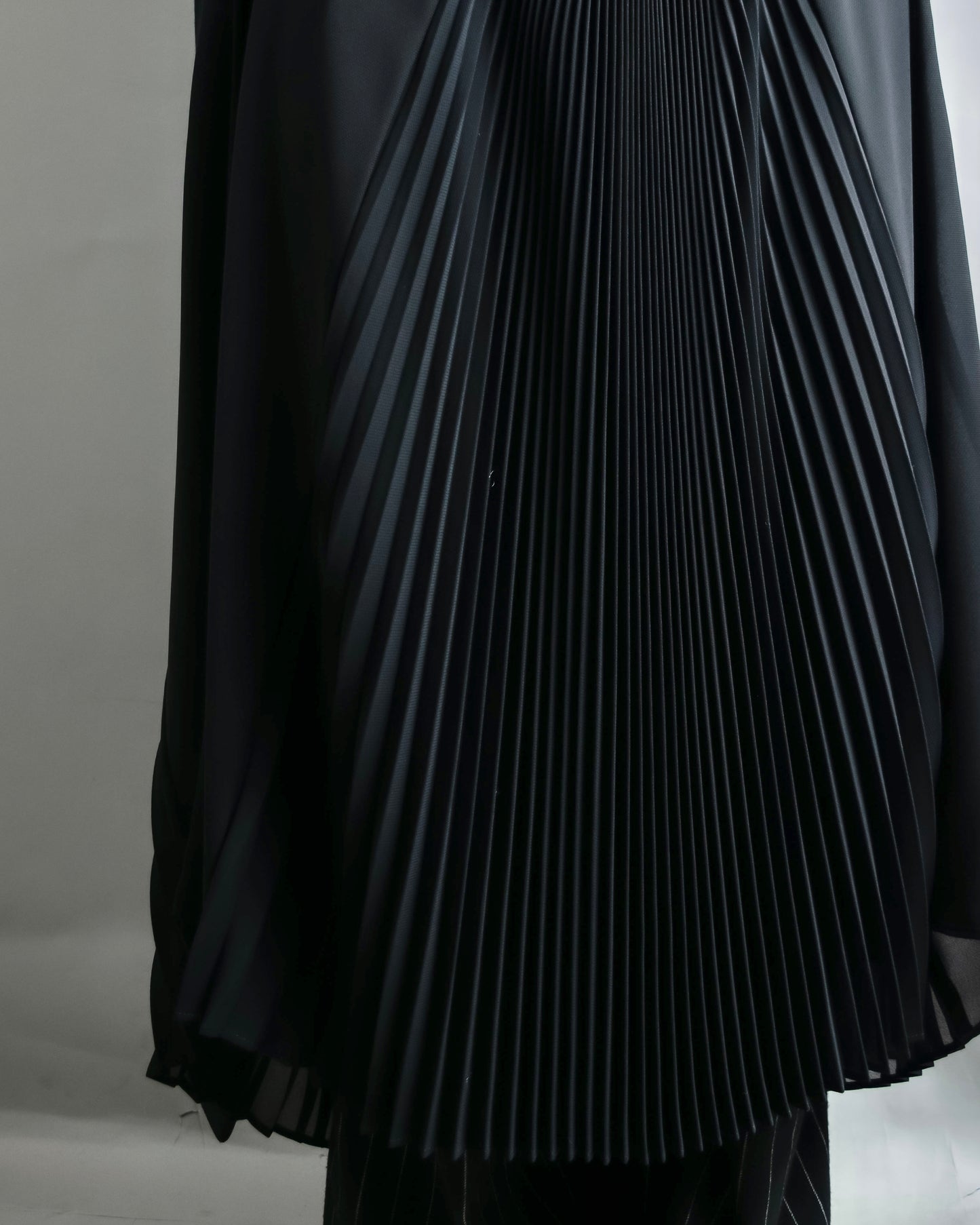 "LUIVALTA" Double breasted long dress and pleated skirt two piece