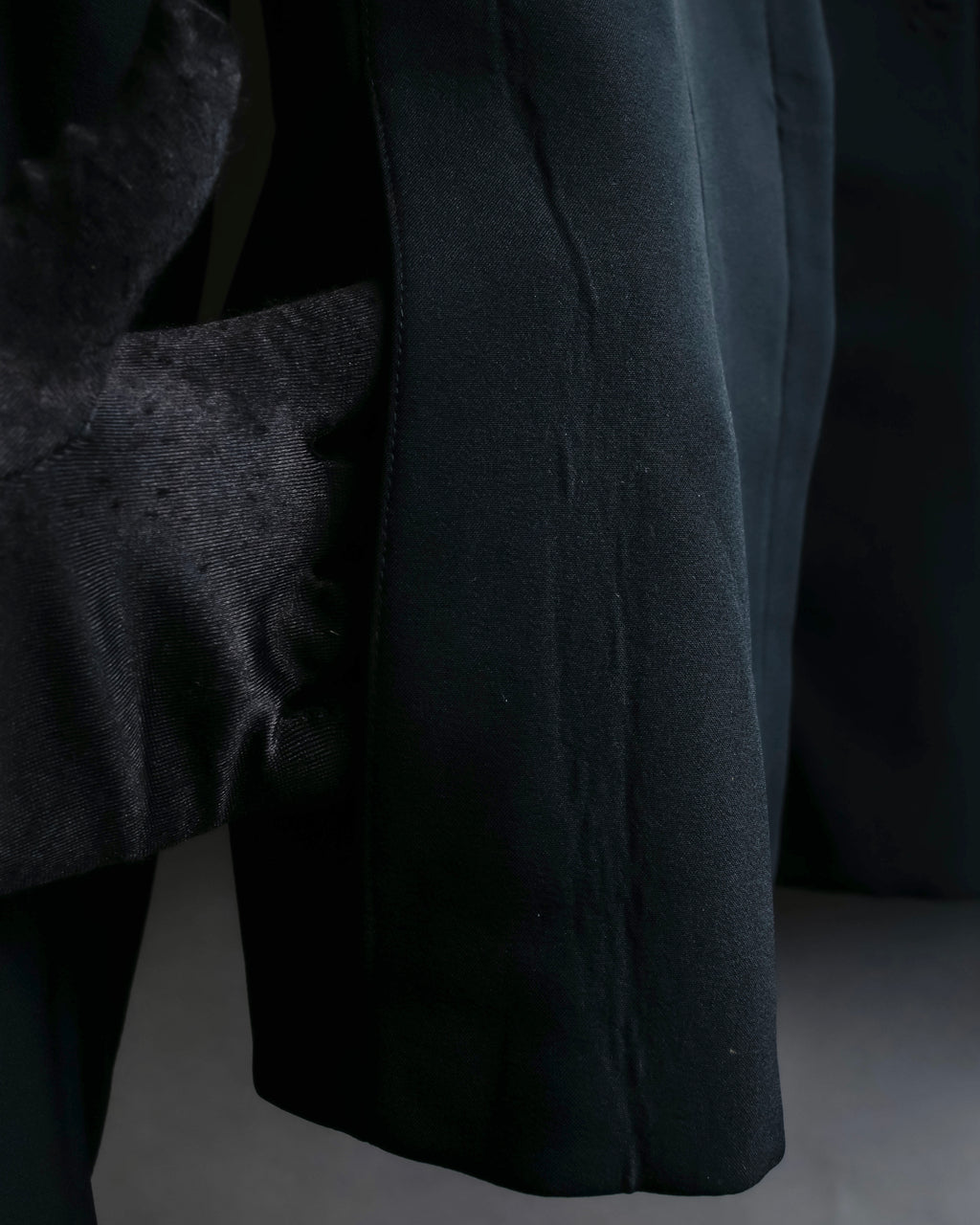 "PRADA" Waist shaped zipper jacket