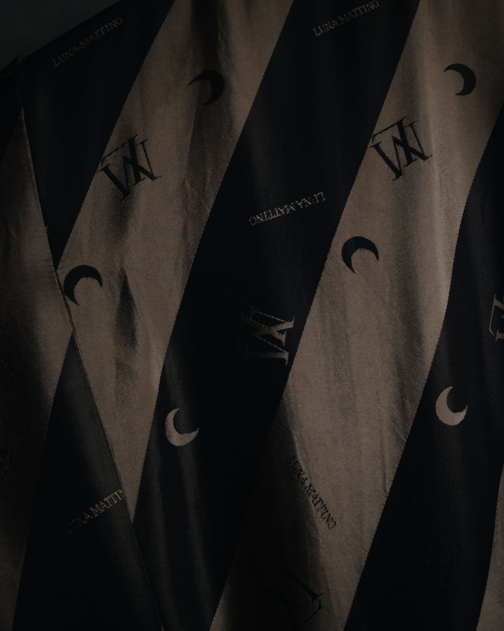 "LUNA MATTINO" 90’s Crushed velvet pointed hem vest