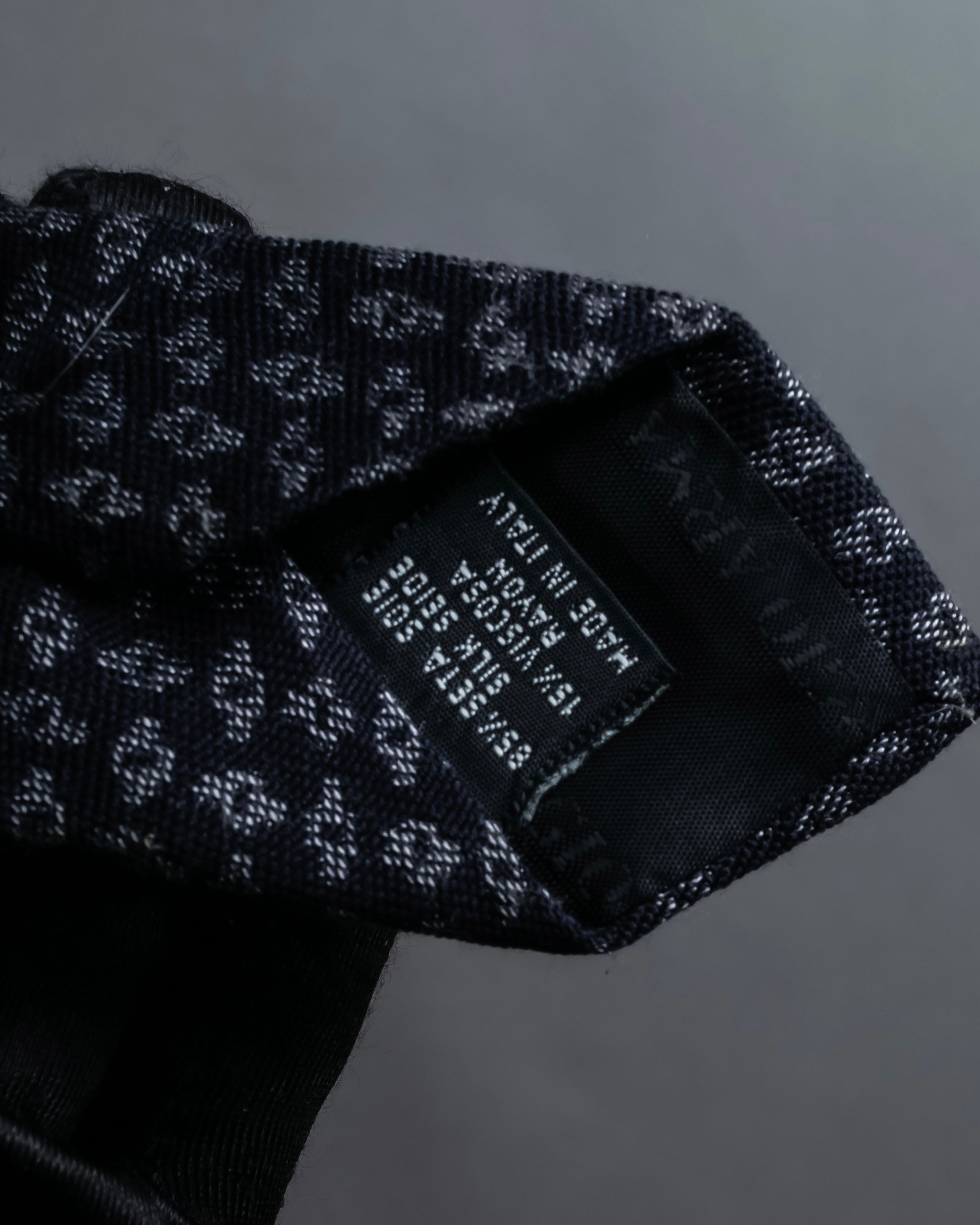 "GIORGIO ARMANI" Small pattern silk necktie