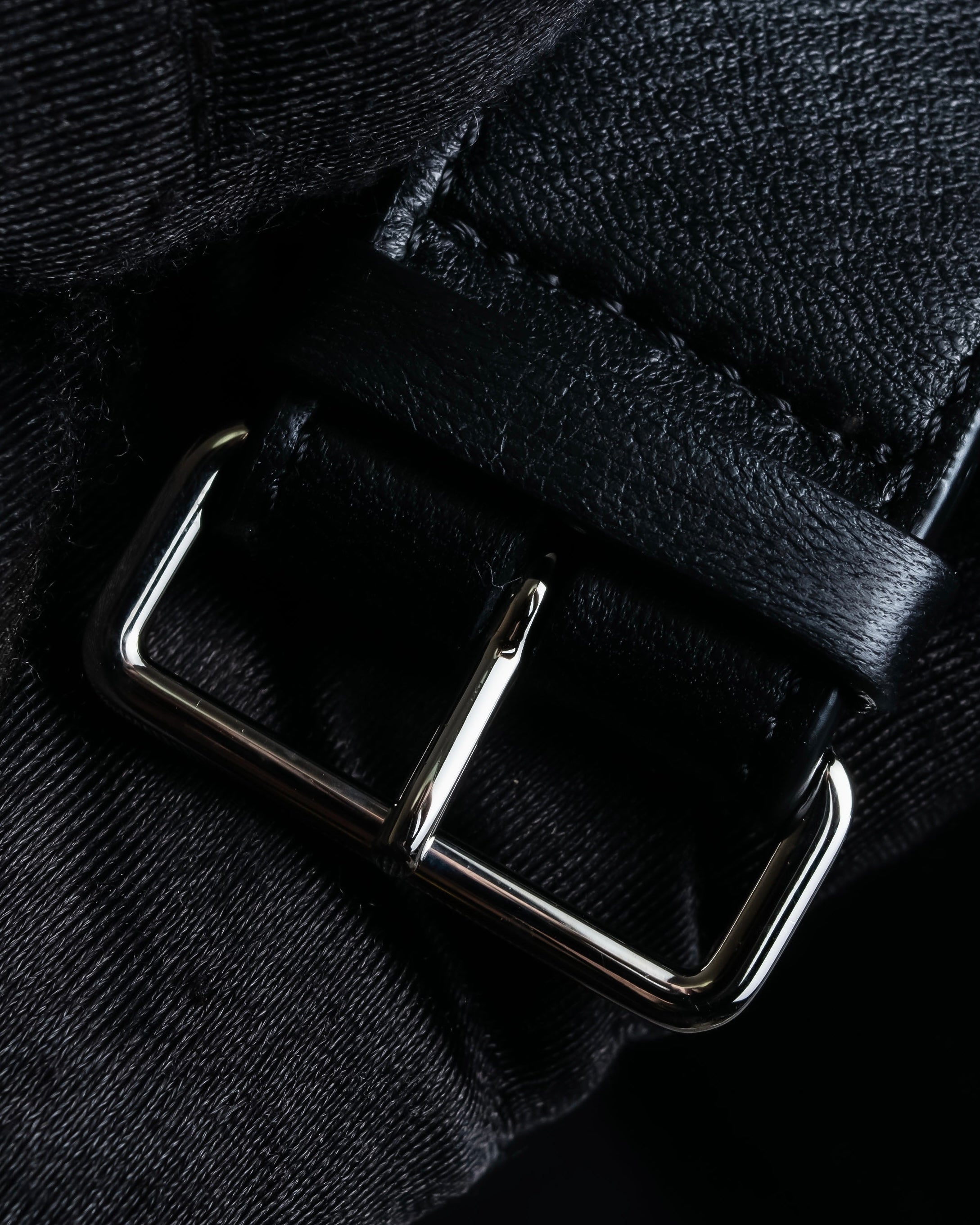 "LOUIS VUITTON" Leather tape cross knit detail vest