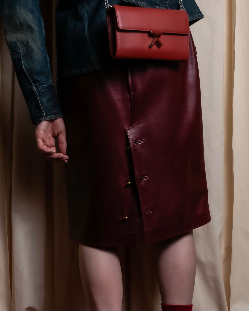 "LOEWE" Burgundy leather front button middle skirt
