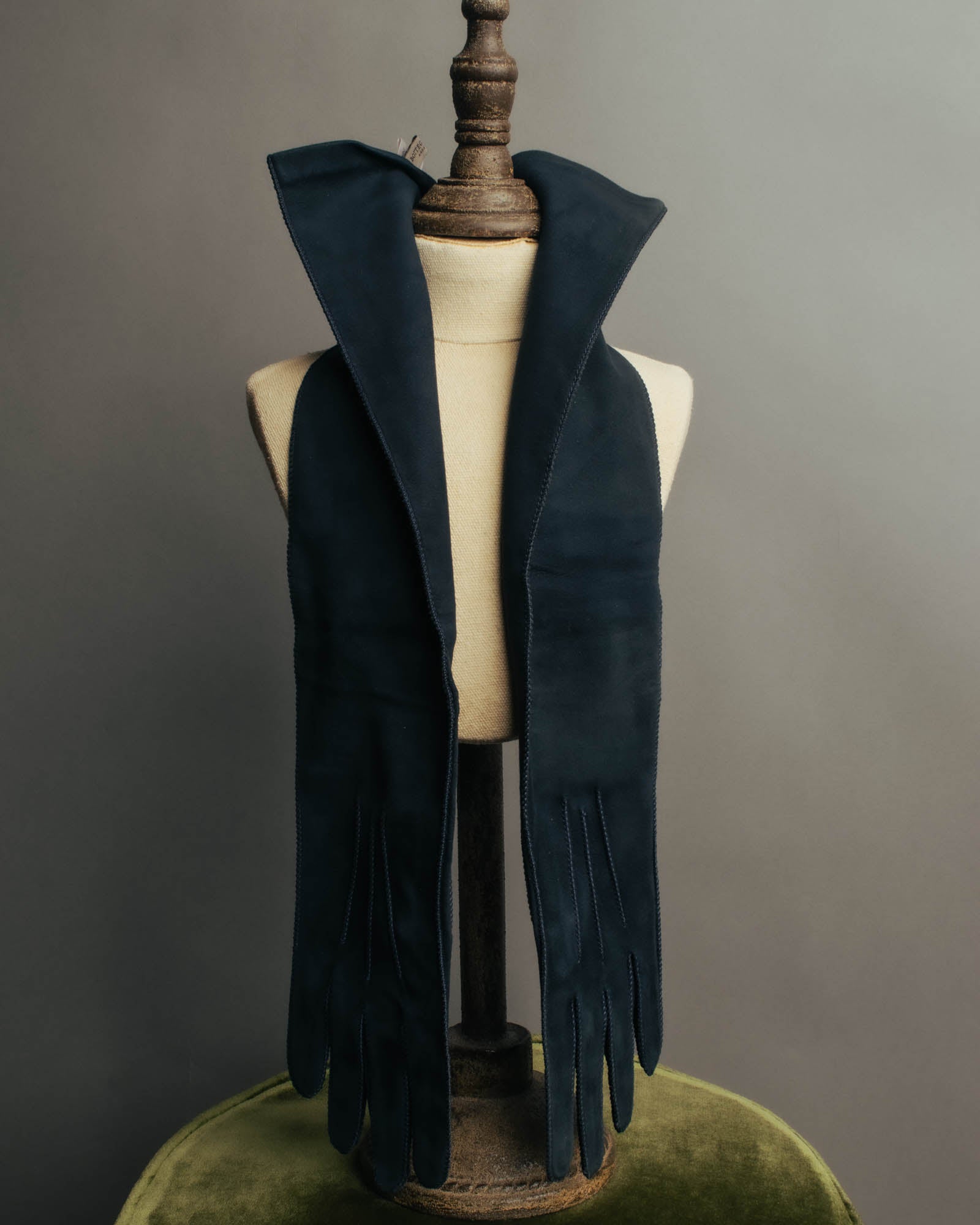 "BOTTEGA VENETA" 00's-10's Elegant suede long gloves