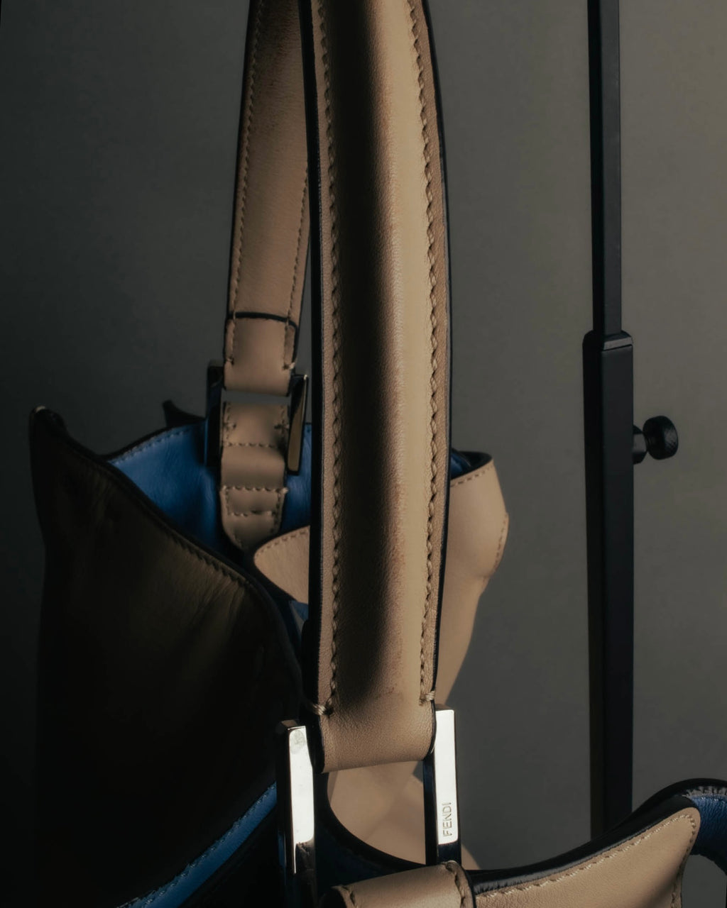"FENDI" 2010's Soft leather peekaboo x lite handbag