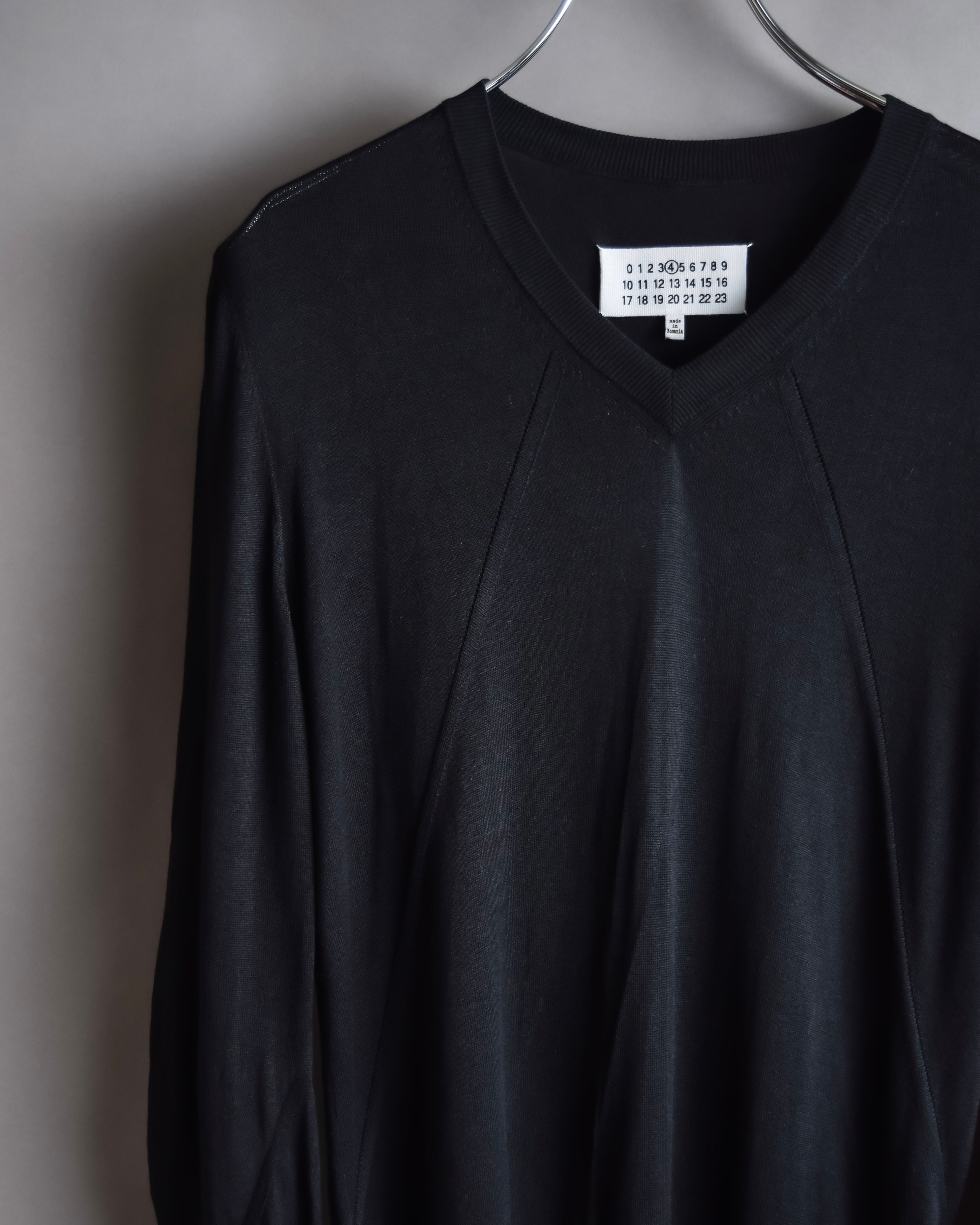 "MAISON MARGIELA" 15SS V-line panel design lightweight knit