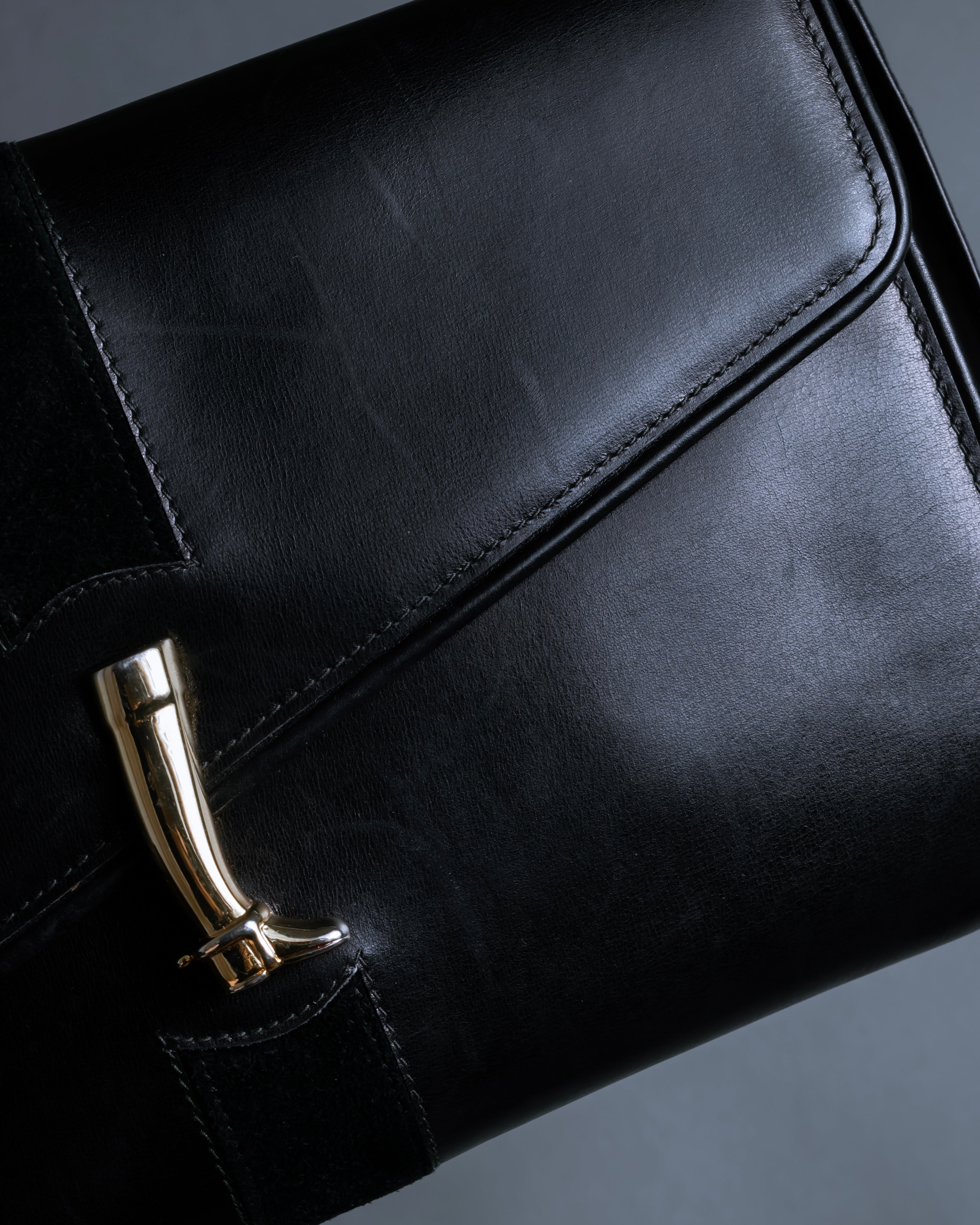 "GUCCI" Saddlery motif crisp design vintage leather shoulder bag