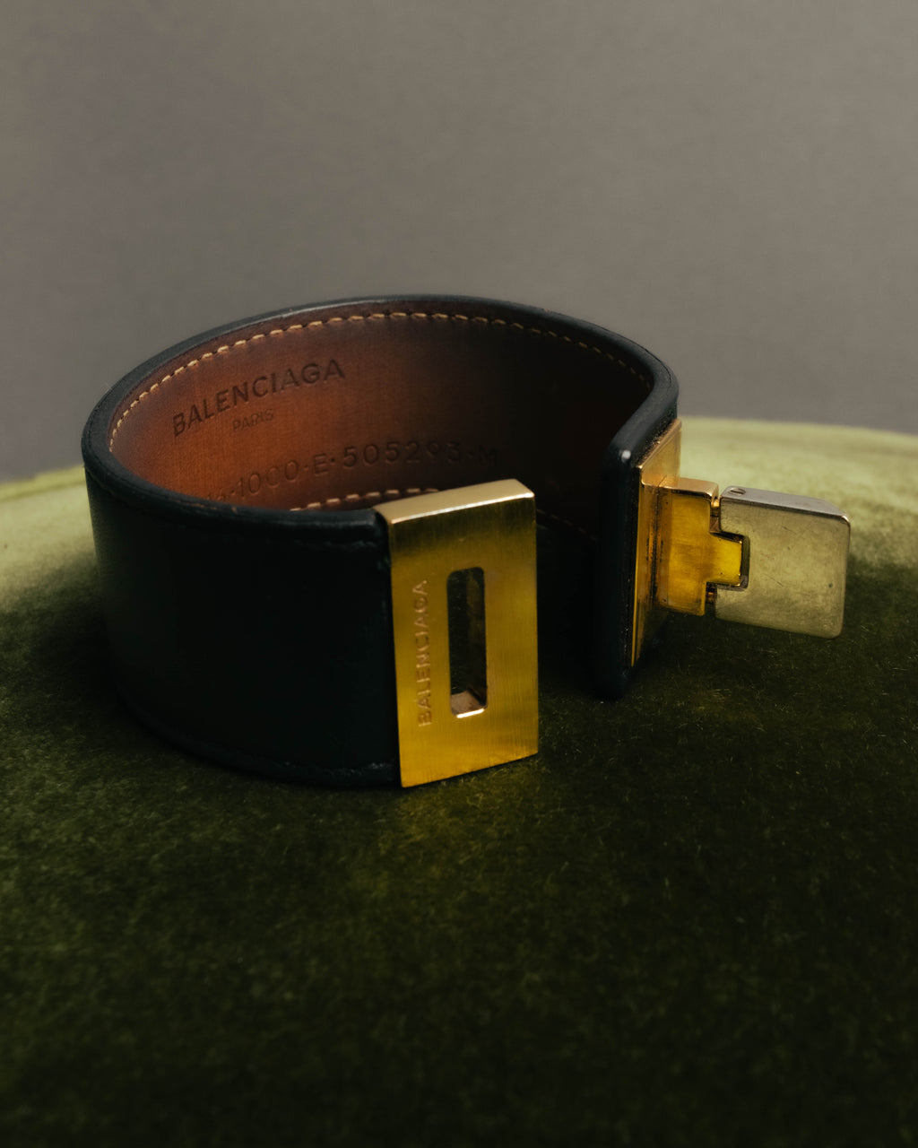 “BALENCIAGA“ 10’s Brushed metal leather cuff bracelet