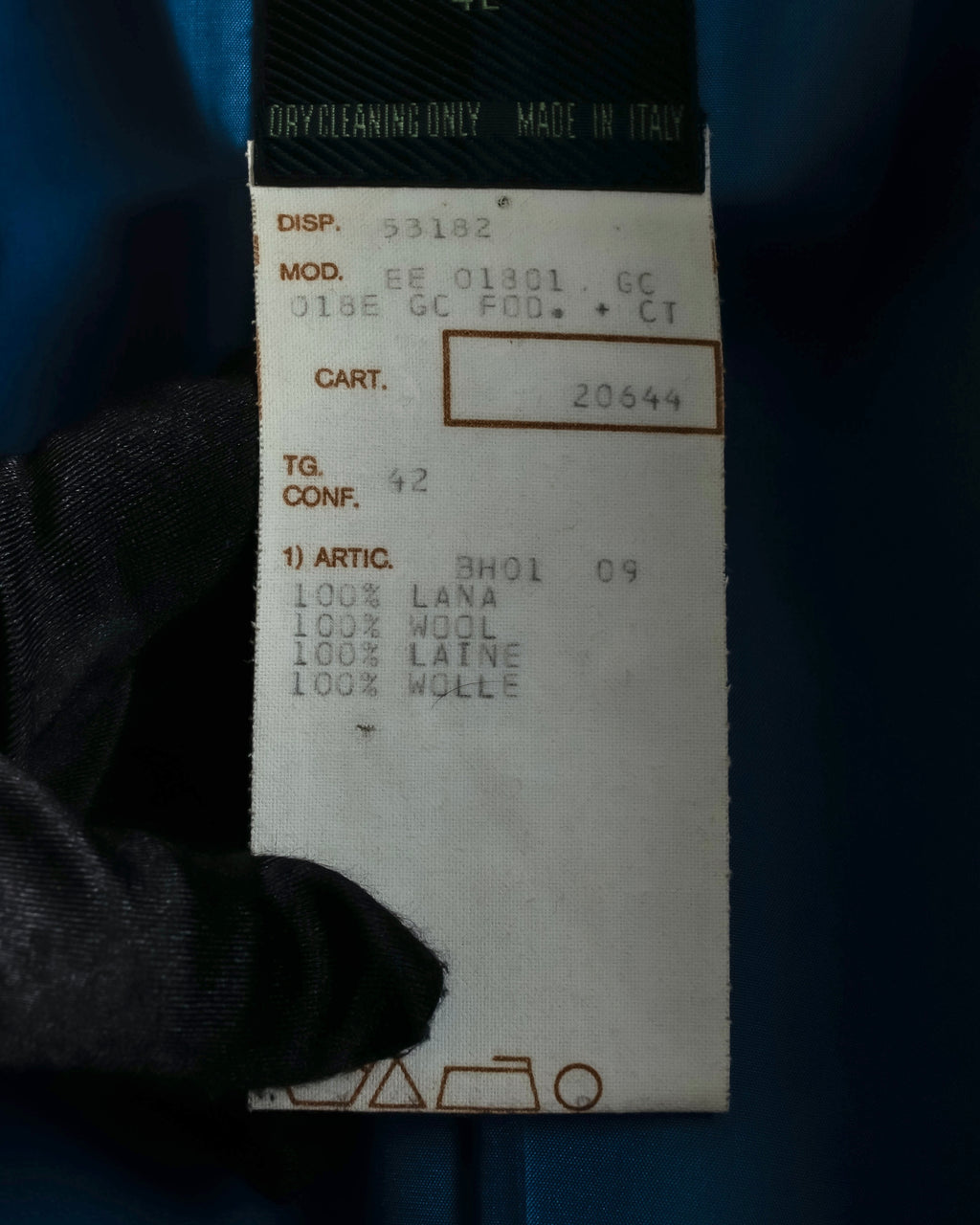 "JEAN PAUL GAULTIER FEMME"
Bordeaux color peaked lapel wool tailored jacket