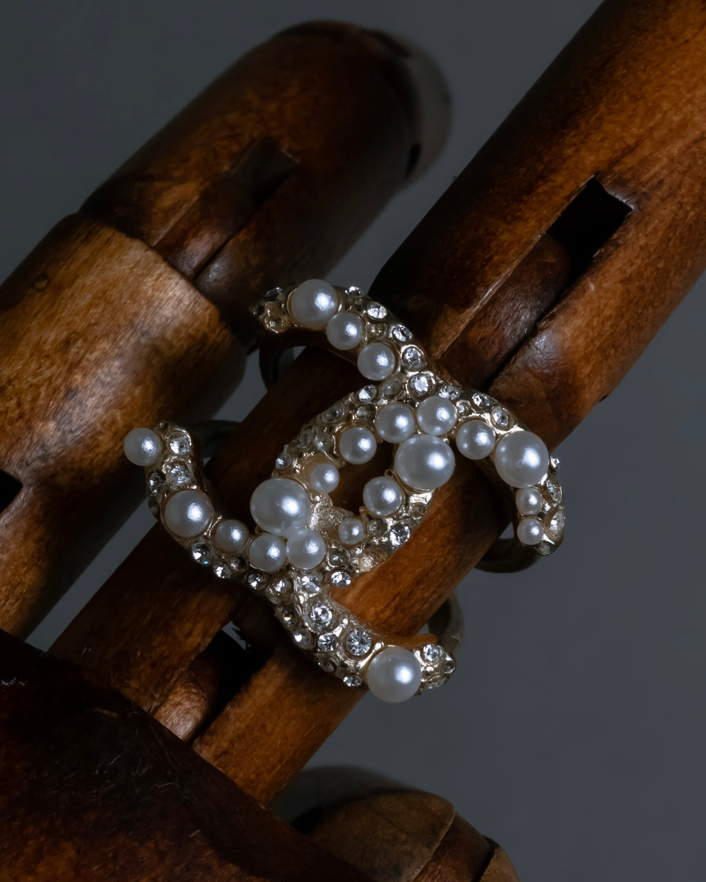 "CHANEL" Coco mark motif pearl strass design ring