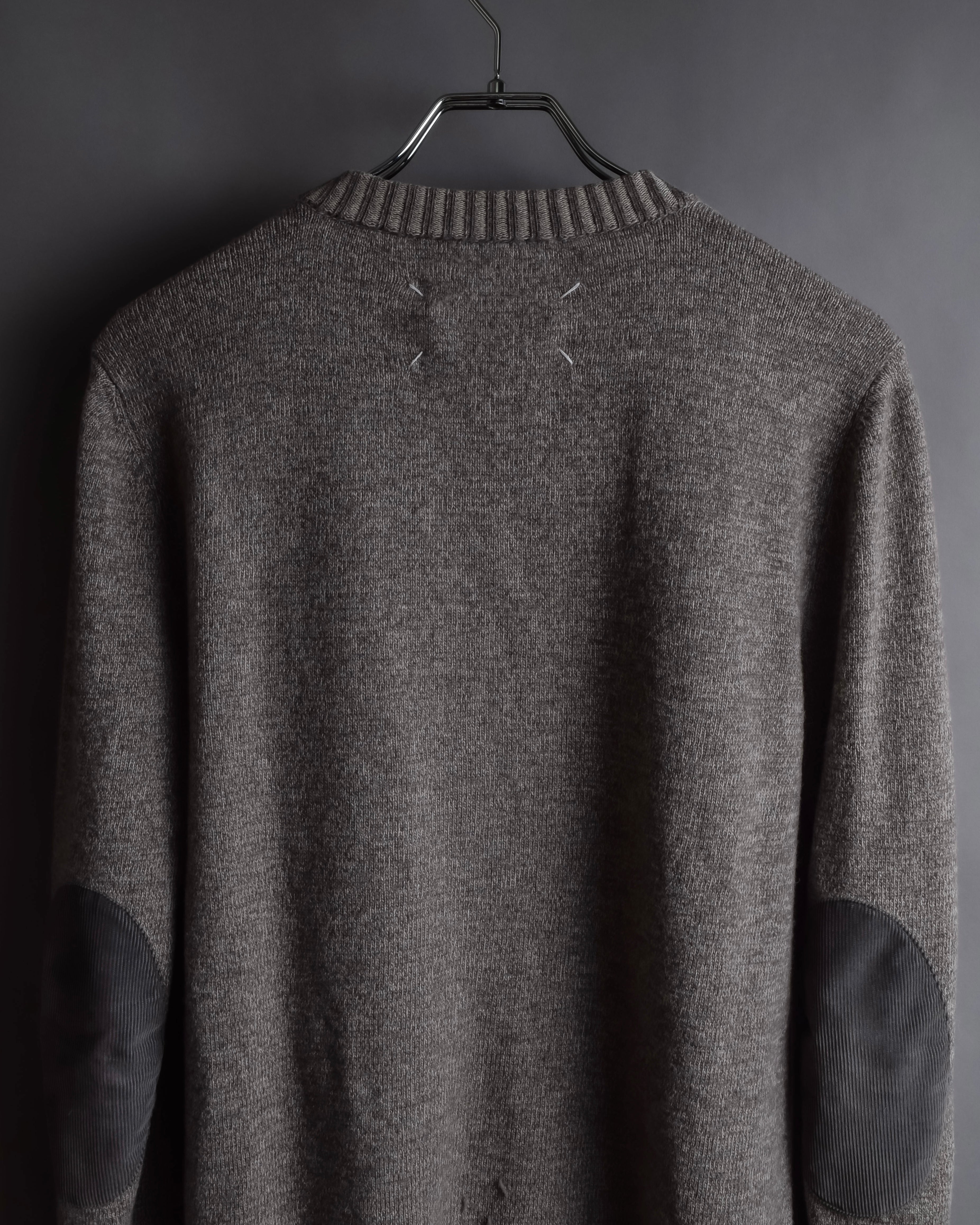 "MAISON MARGIELA" 13AW Patch accented low gauge wool cardigan