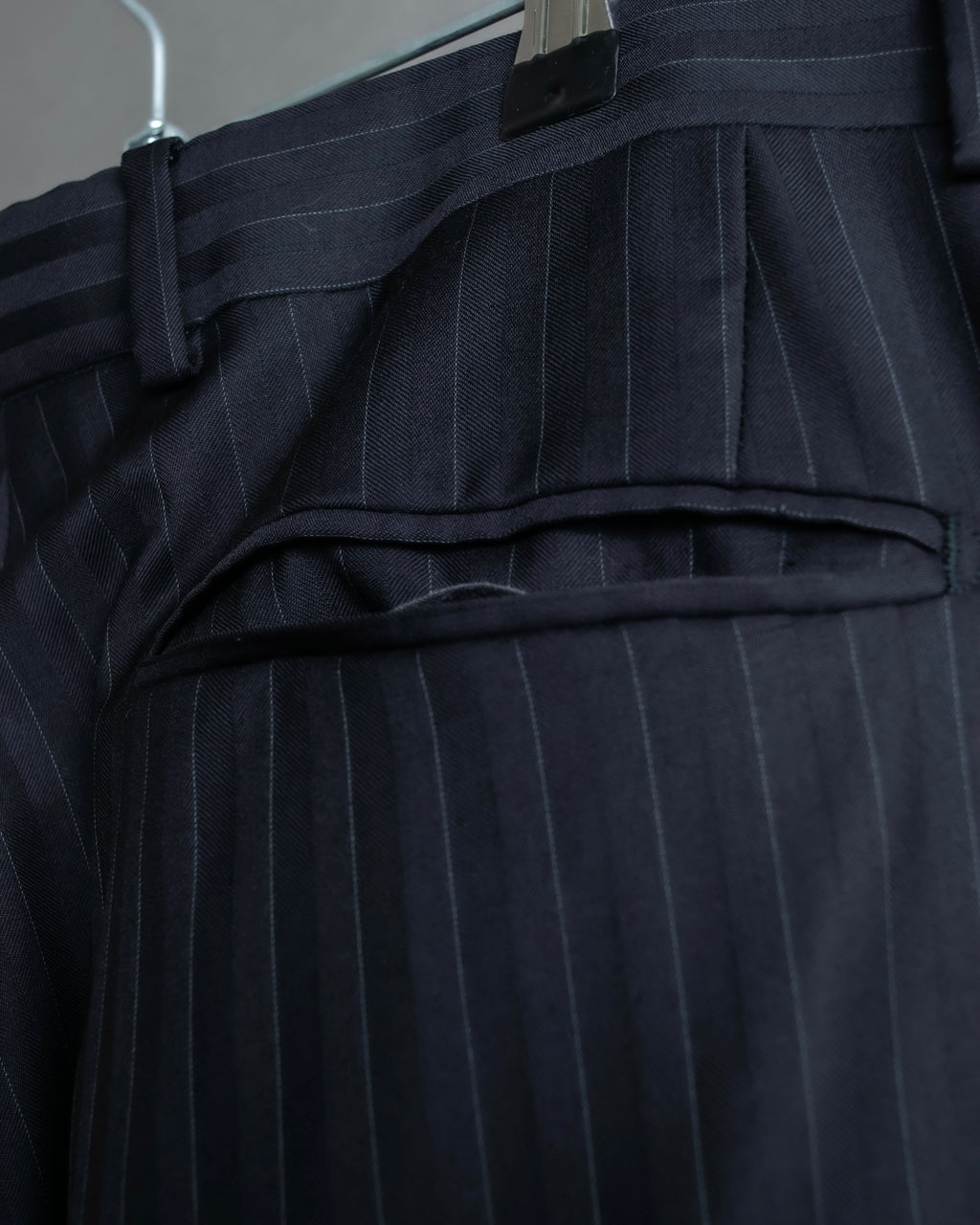 "LOUIS VUITTON" 2 button relaxed tailored jacket & no tuck tapered slacks set up