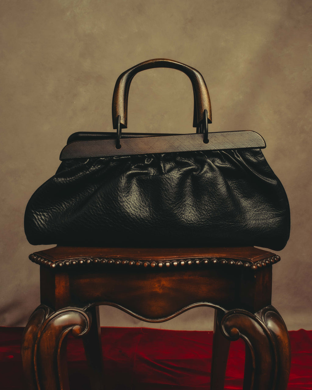 -SPECIAL- “GUCCI“ 90’s-00’s Structured frame gathered leather handbag