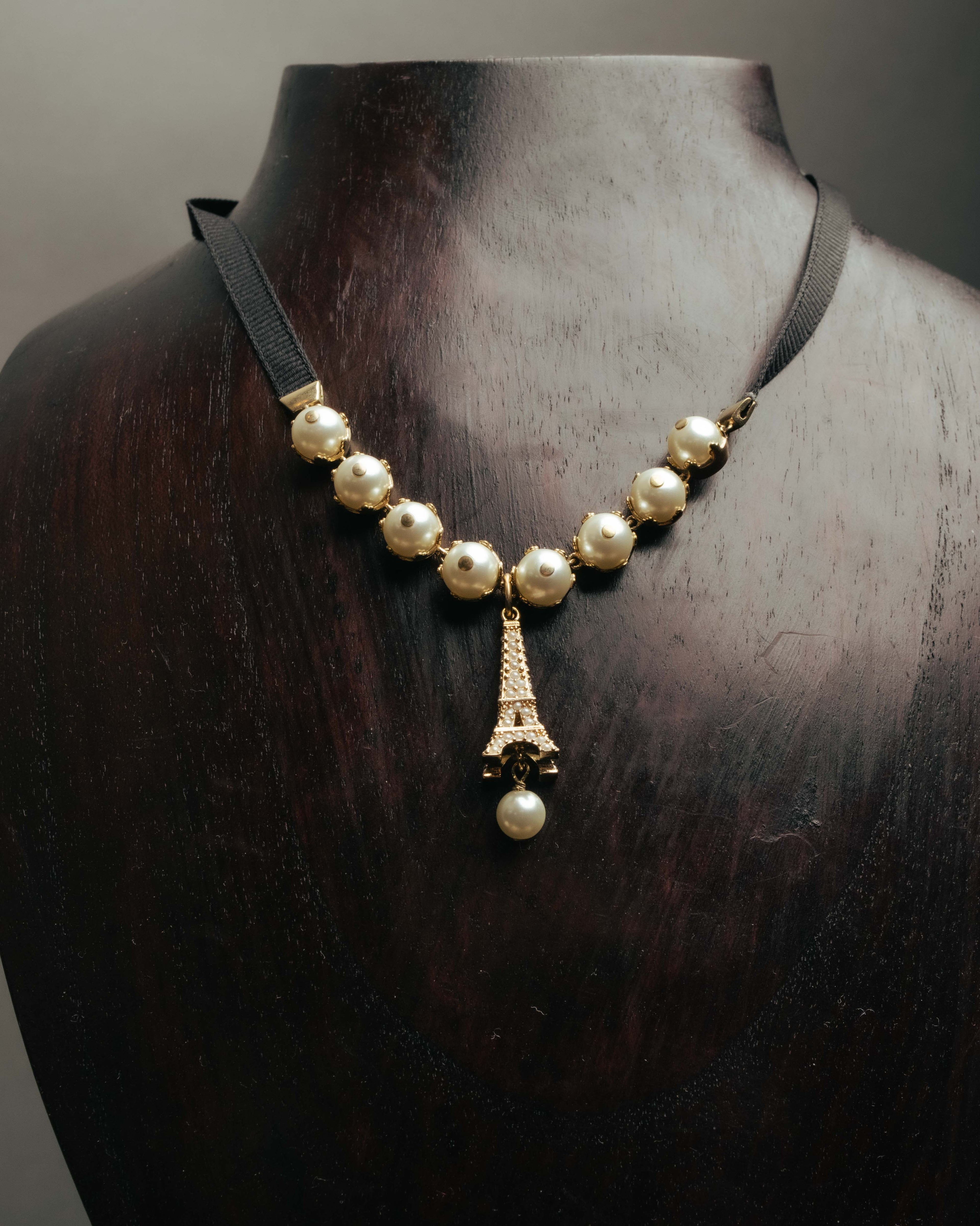 -SPECIAL- “DIOR” 2017-2023 Eiffel tower pearl ribbon choker