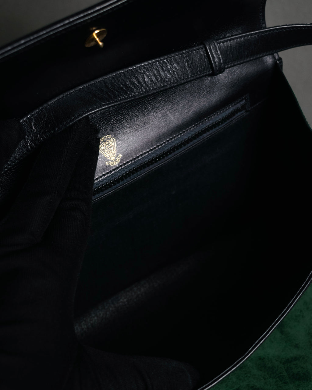 "GUCCI" 70’s-80’s Crest logo leather shoulder bag