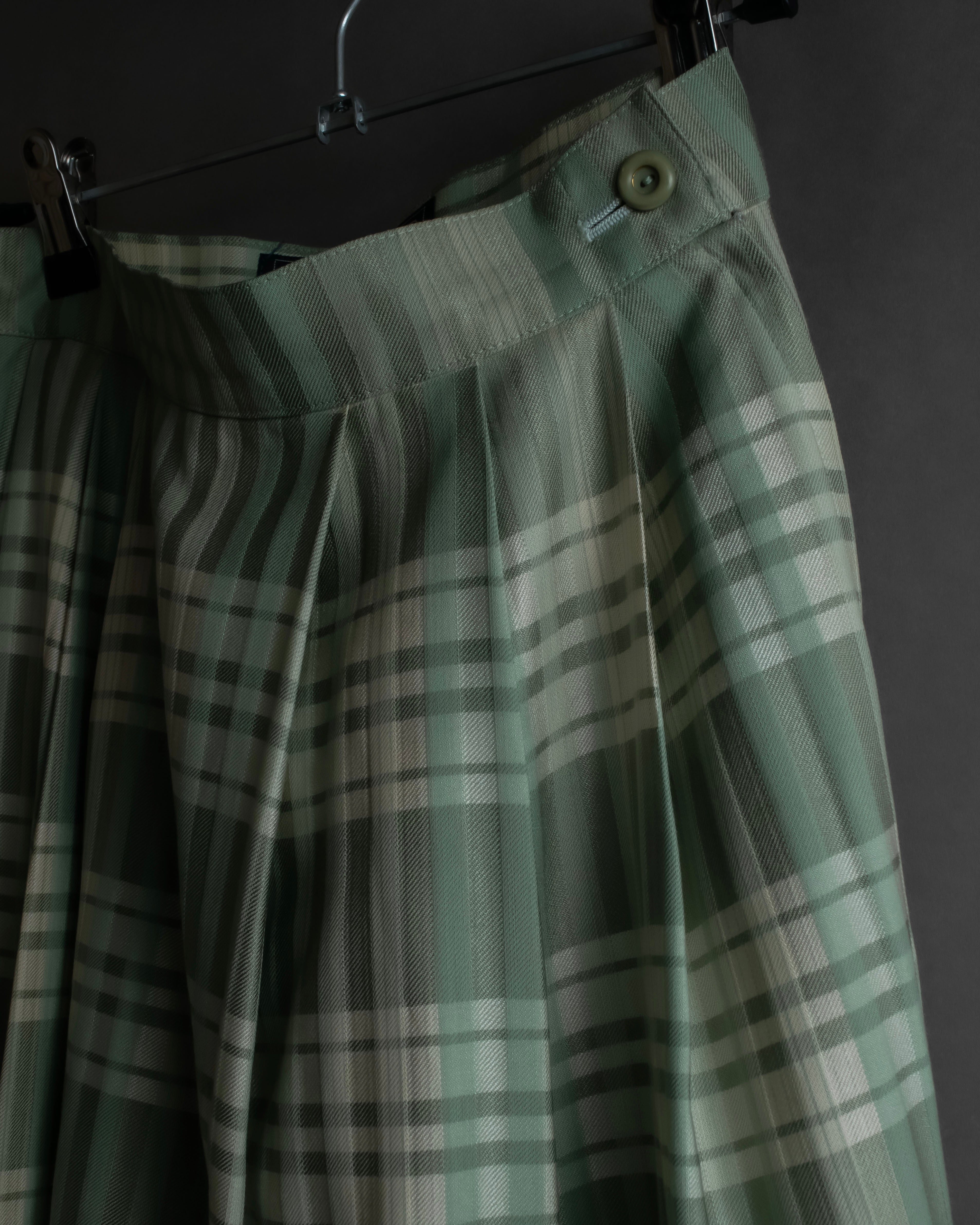"BURBERRYS" Mint green check pattern skirt type set up