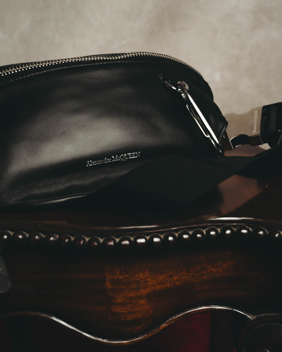 "Alexander McQueen" 10's Edgy leather belt bag