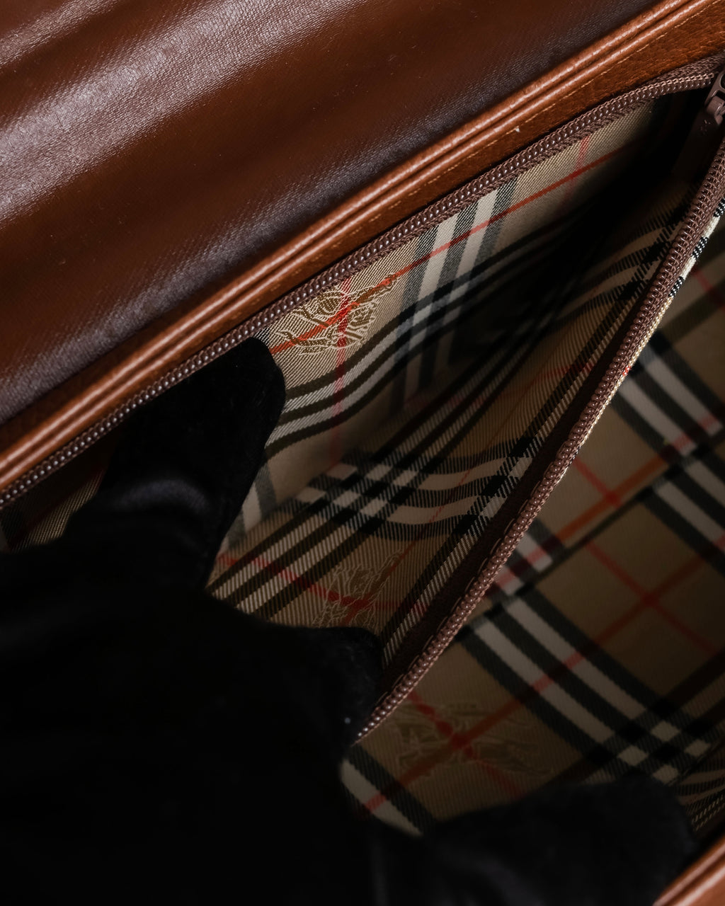 "BURBERRYS" Horizontal design camel grained leather bag