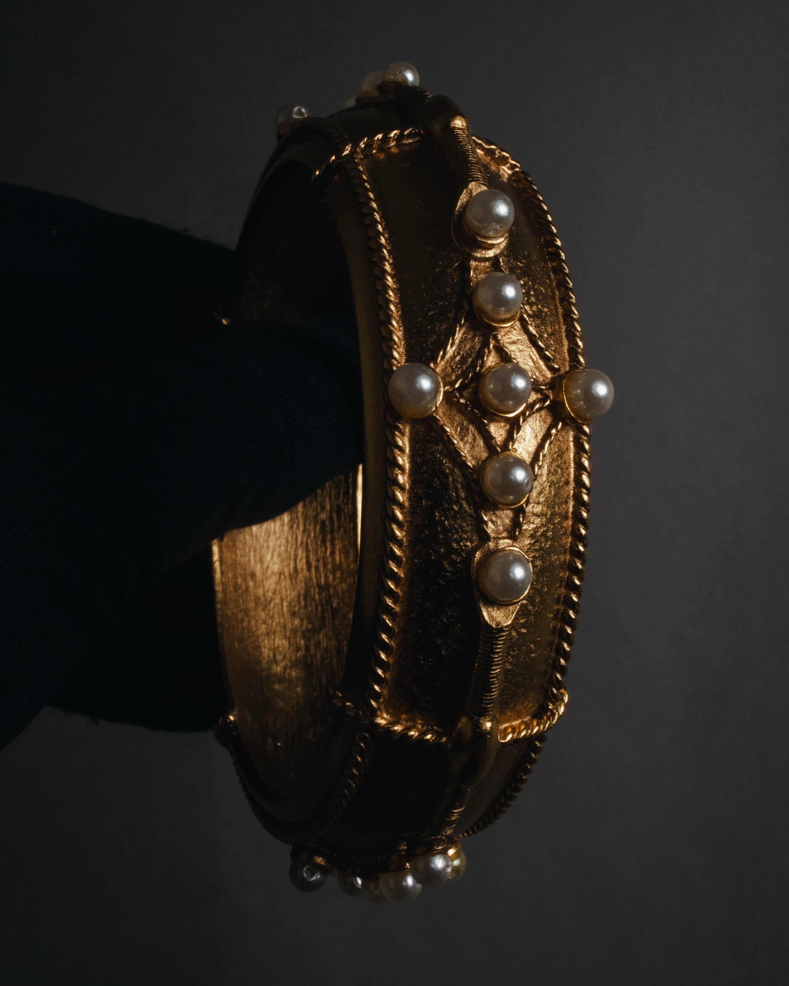 索尼娅·里基尔 80年代末至90年代初哑光金镀仿珍珠伊特鲁里安复兴风格手镯