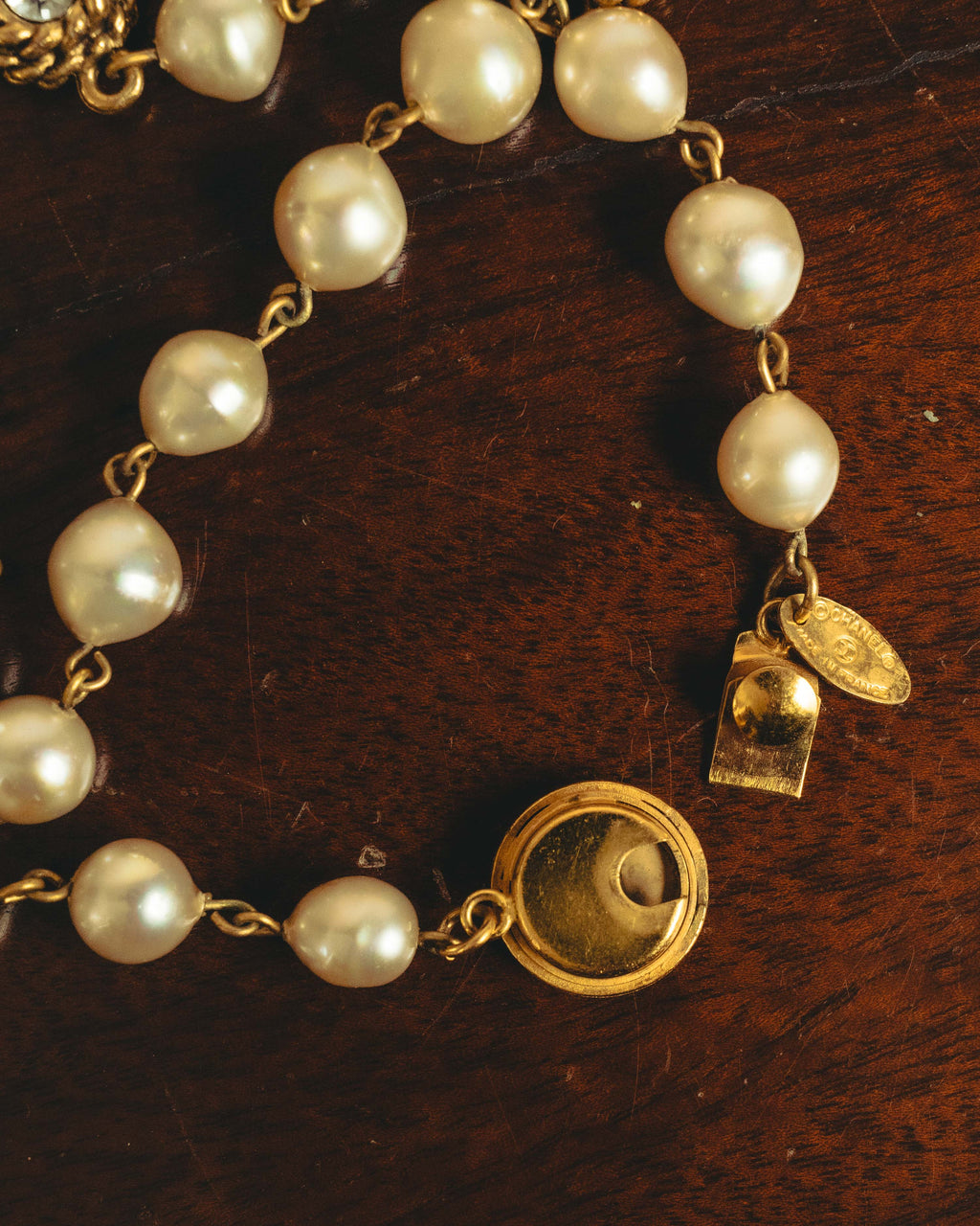 -SPECIAL- "CHANEL" 90's Pearl and crystal embellished long necklace