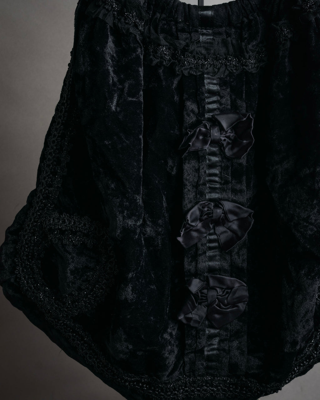 “COMME des GARÇONS” 2005 AW Velvet lace circle handle bag