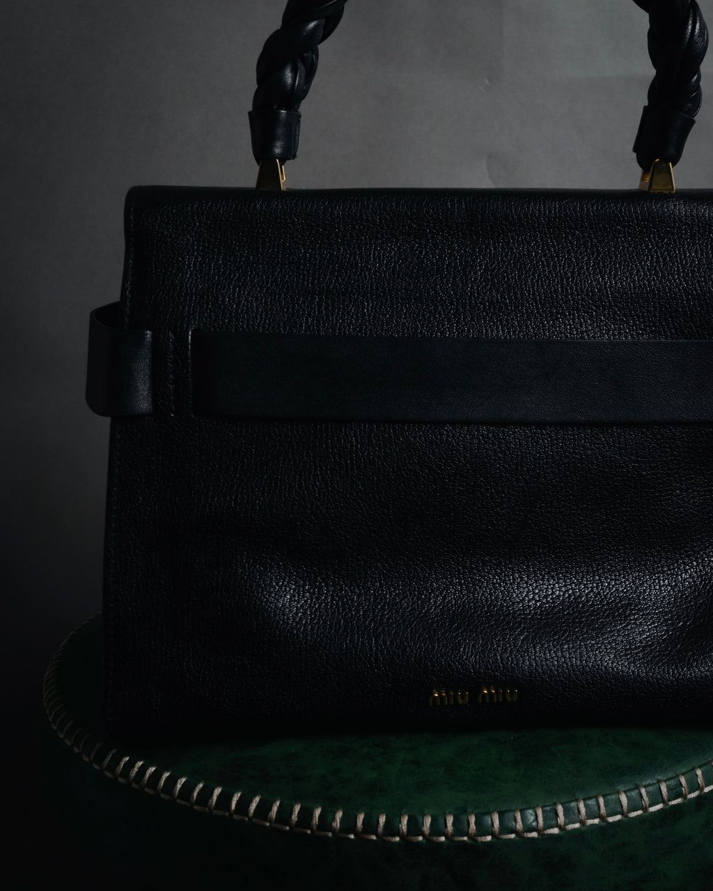 –SPECIAL– "MIU MIU"
00’s Braided-handle grained leather handbag