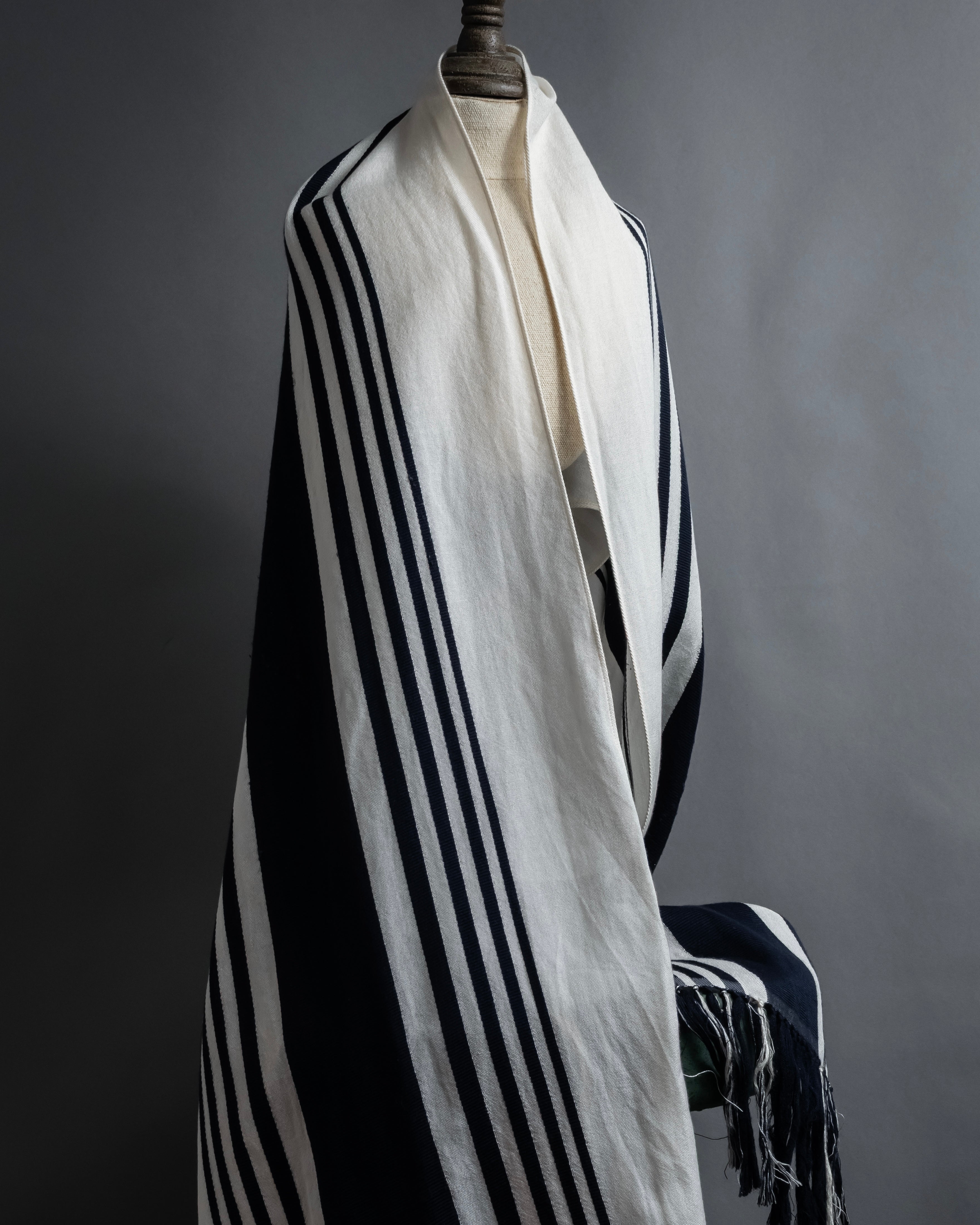 "GUCCI" 90's-00's Line fringe design two-tone long stole